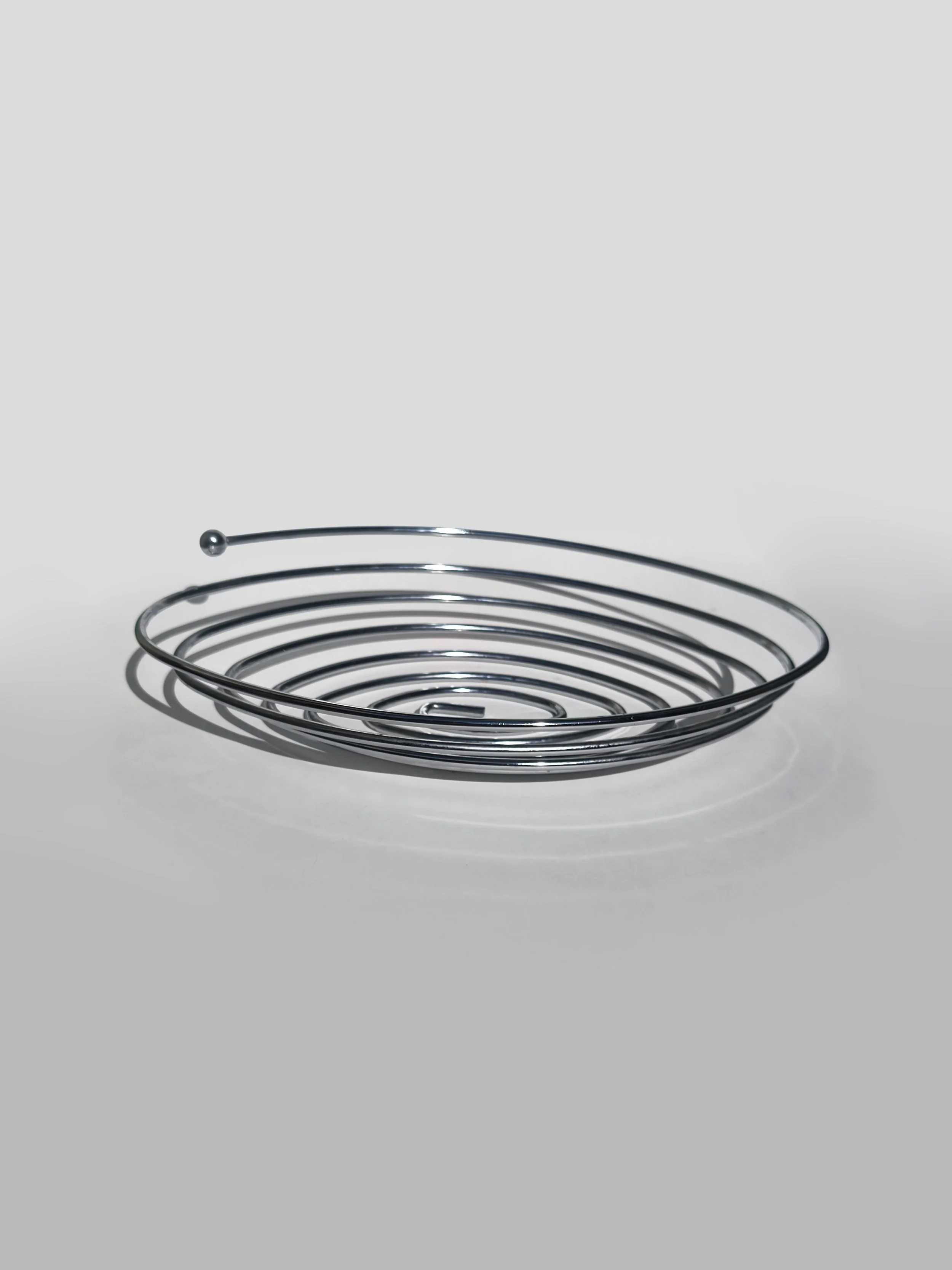 les-objoies-fruit-spiral-basket-steel-5.jpg