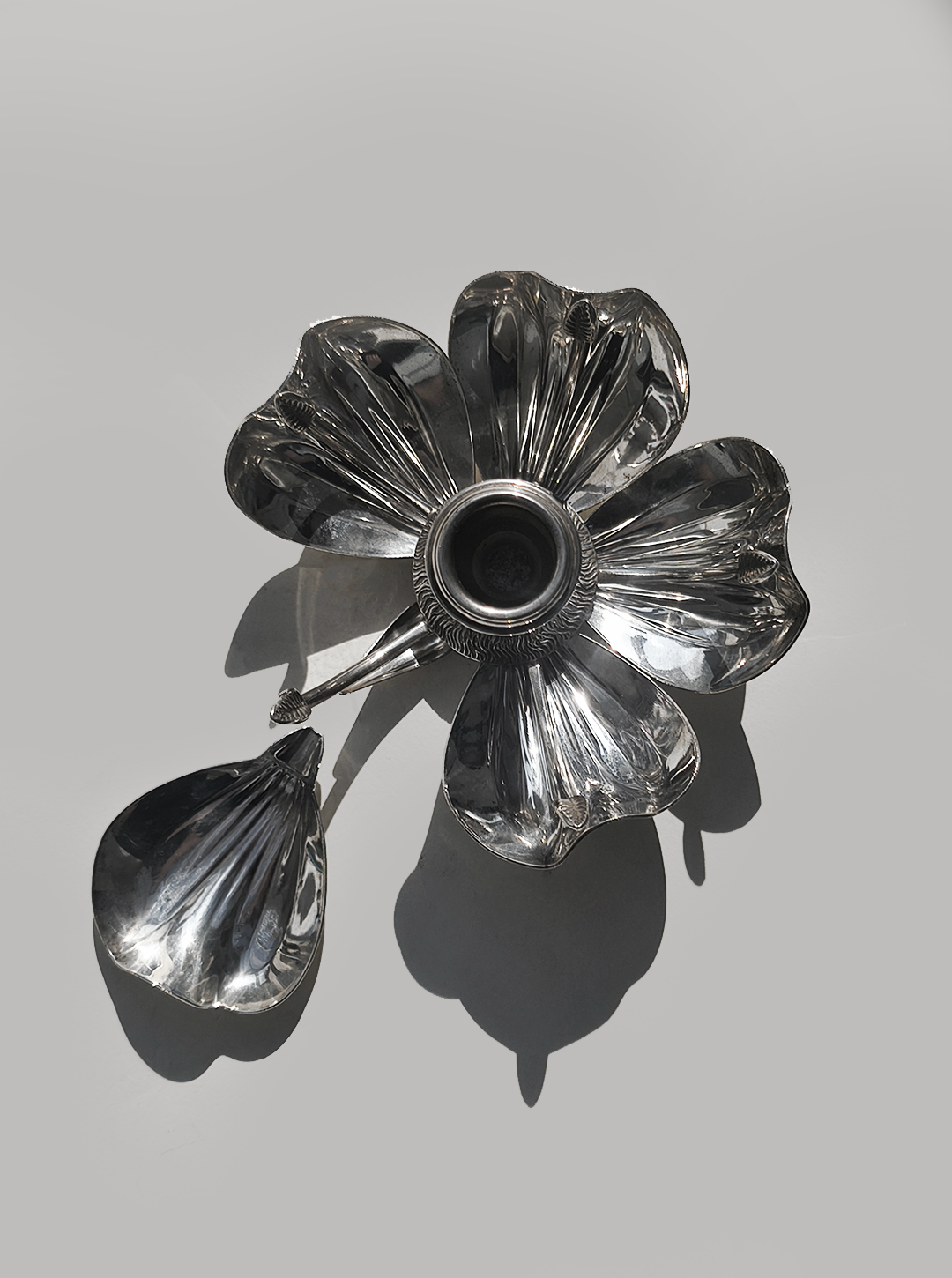 les-objoies-floral-ashtray-candle-holder.png
