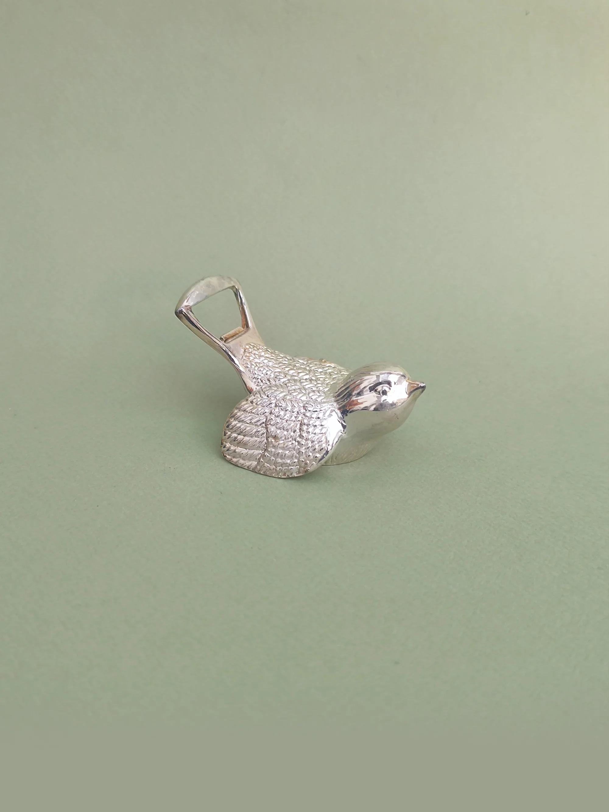 les-objoies-silver-plated-bird-bottle-opener.webp