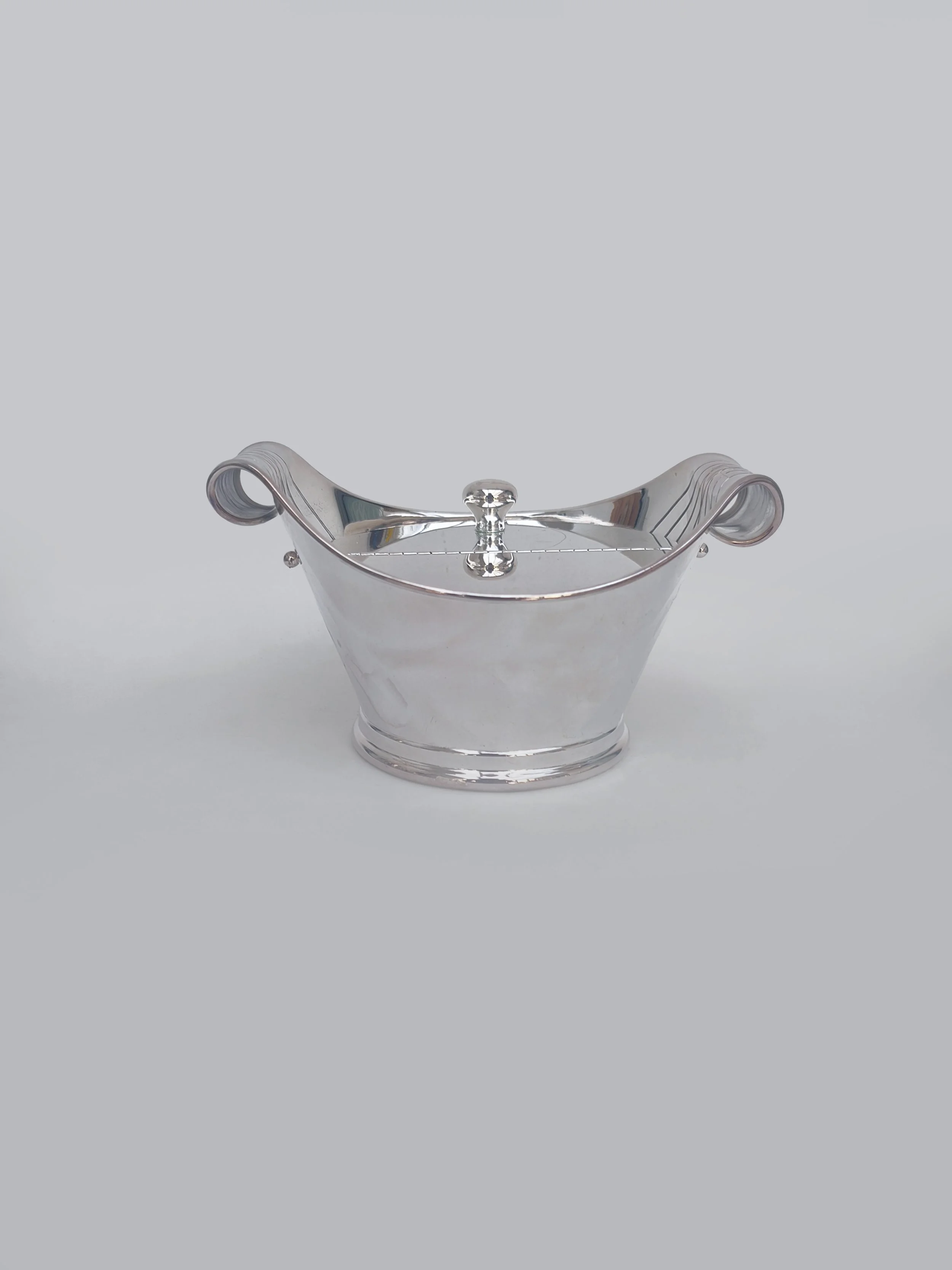 les-objoies-sugar-silver-pot-3.jpg
