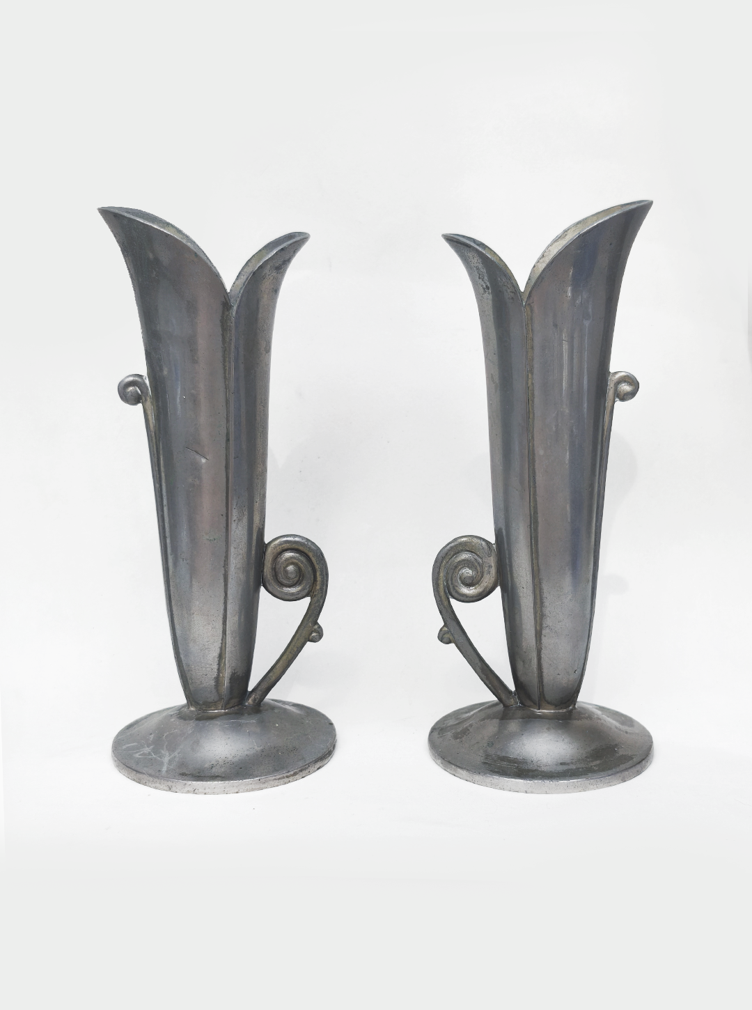 les-objoies-pair-spiral-vases-7.png