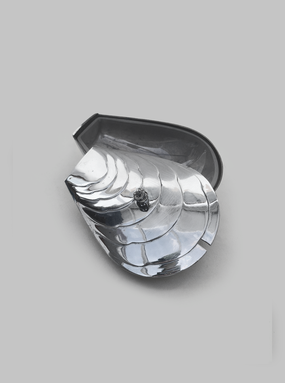 les-objoies-shell-butter-dish.png