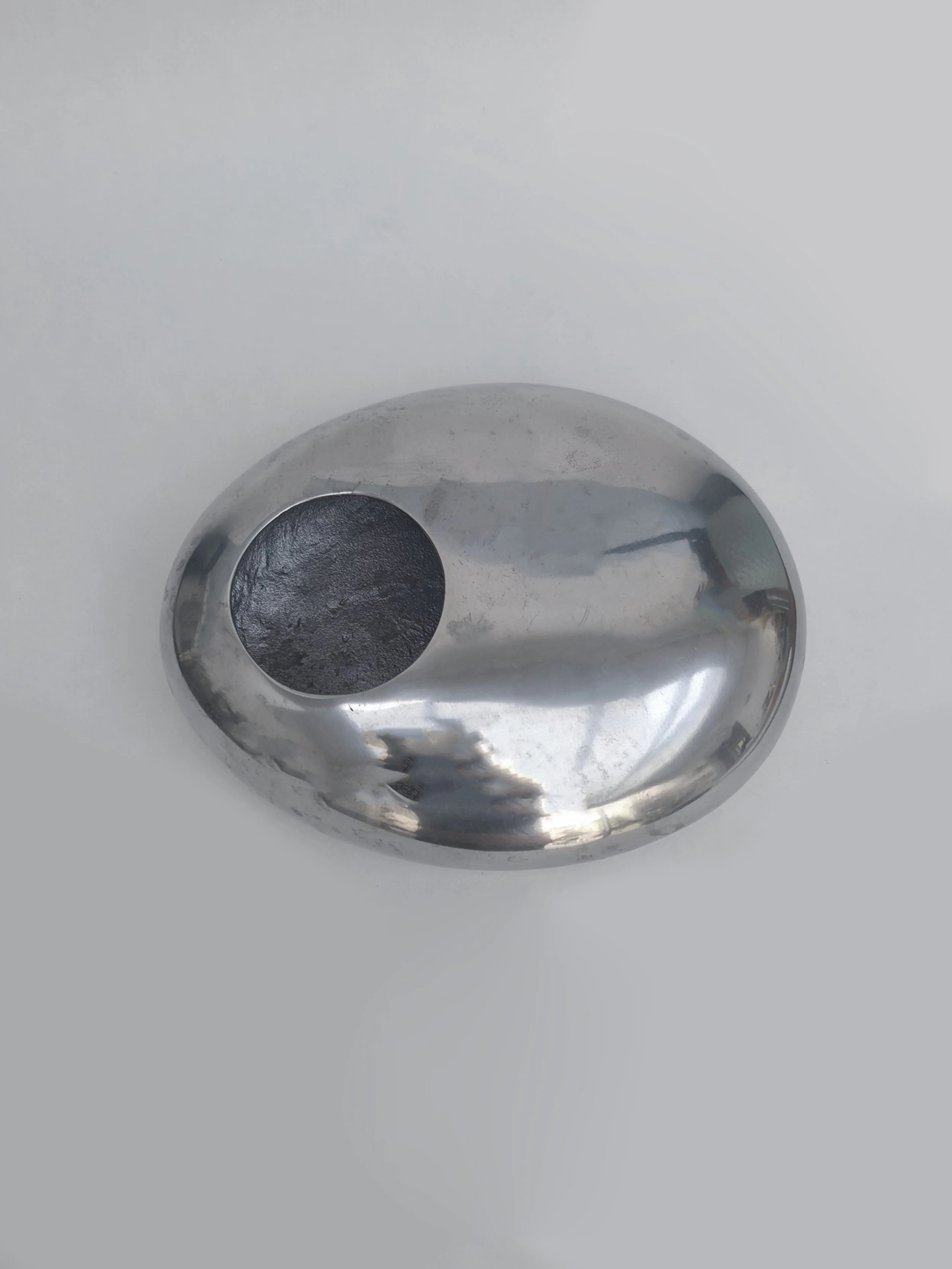 les-objoies-ashtray-modern-2.jpg