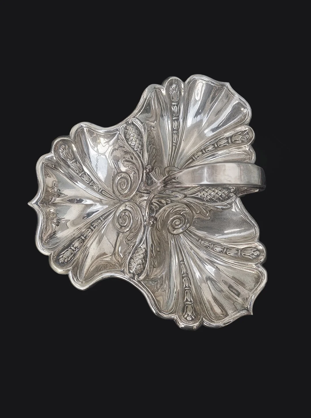 les-objoies-shell-triple-tray-2.jpg