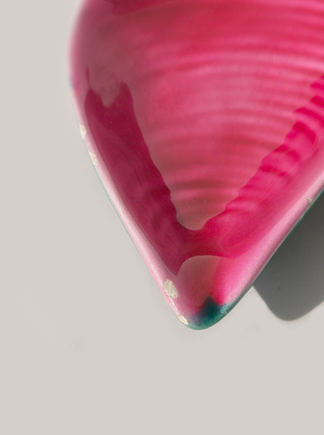 les-objoies-pink-mussel-vallauris-2.png