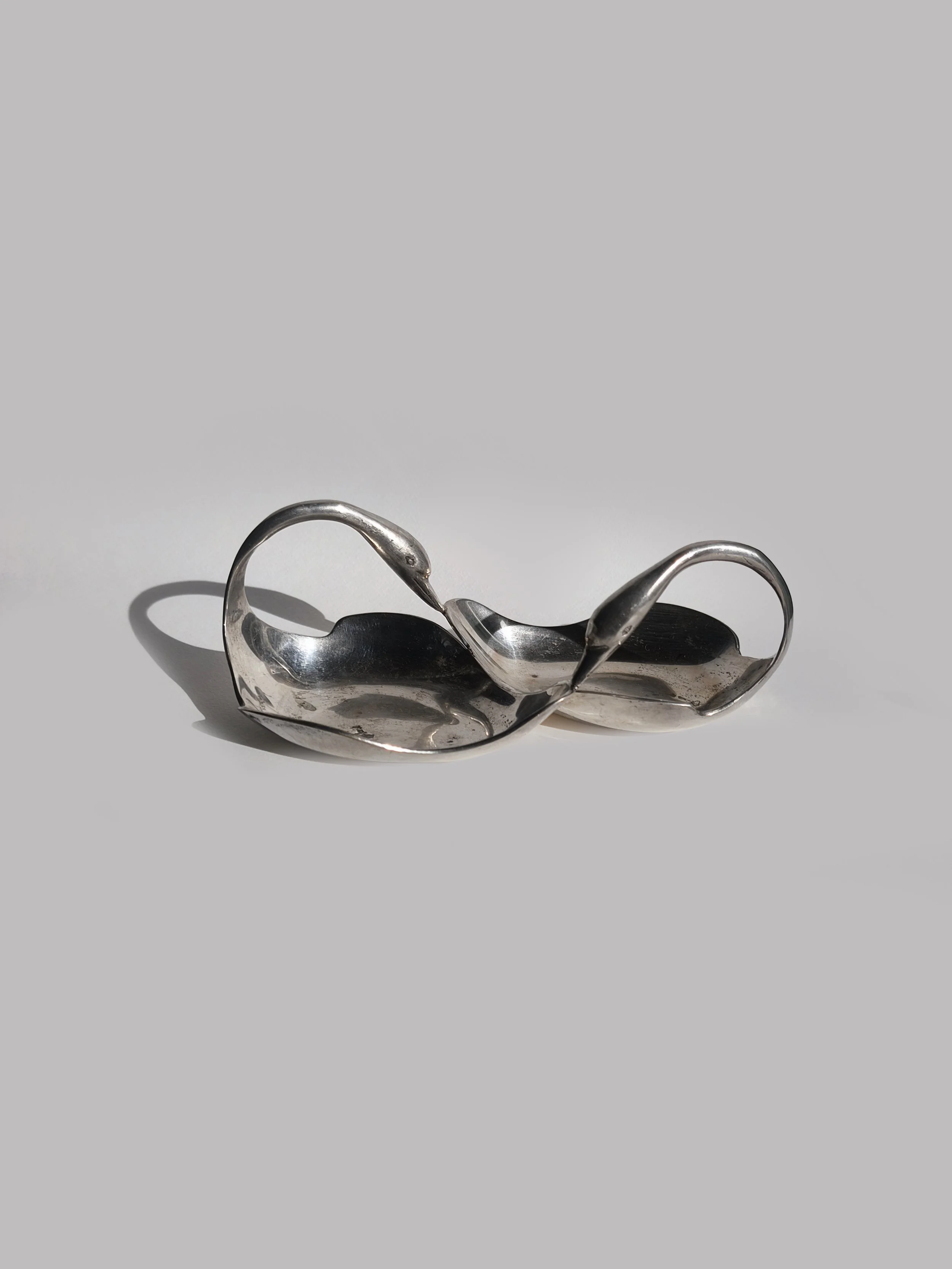 les-objoies-double-swan-vide-poche.jpg