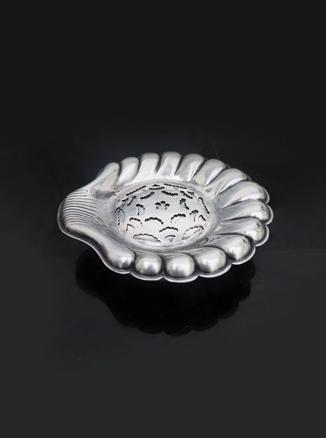 les-objoies-shell-coquillor-dish-5.jpg
