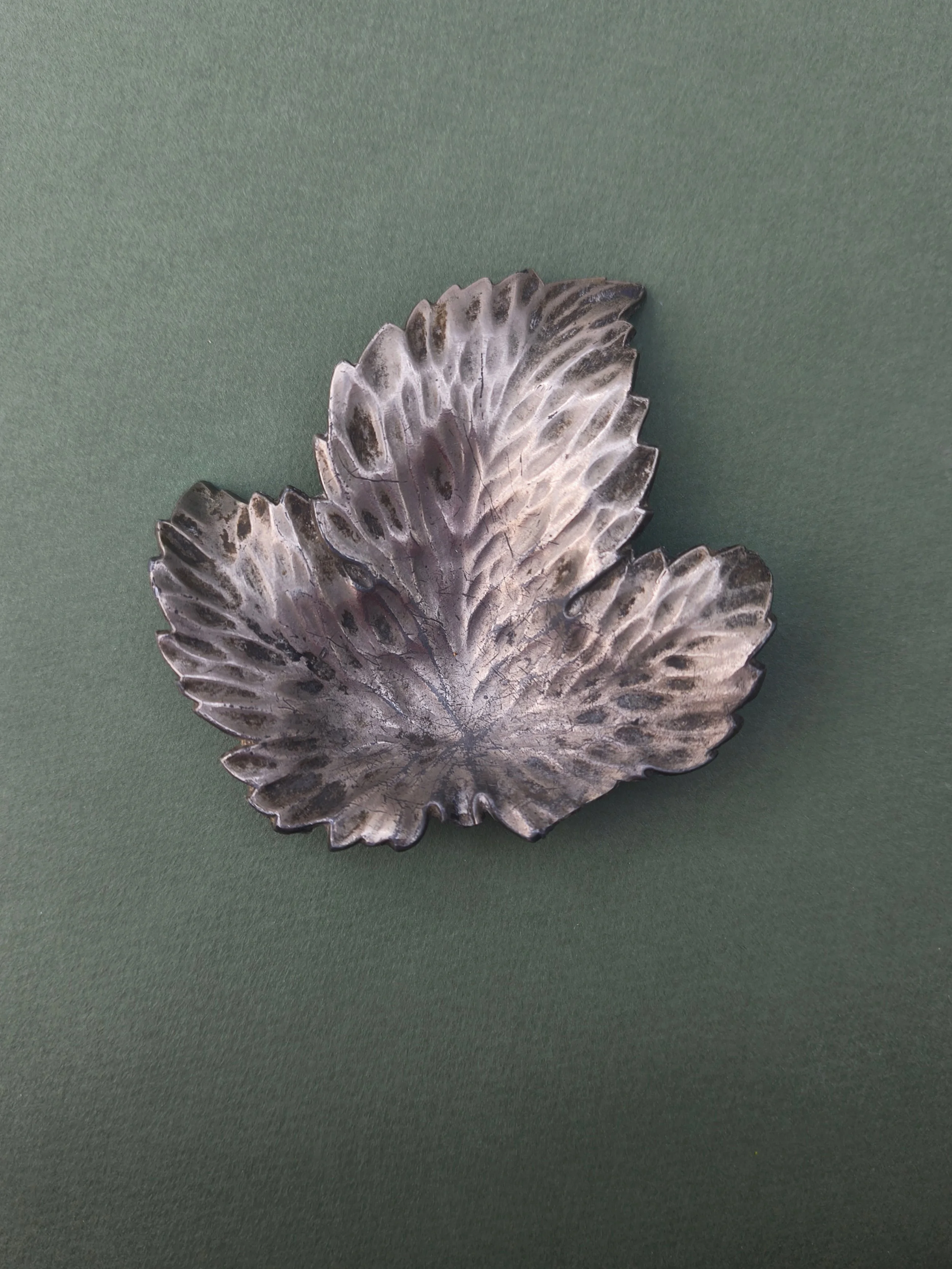 les-objoies-leaf-vide-poche.jpg