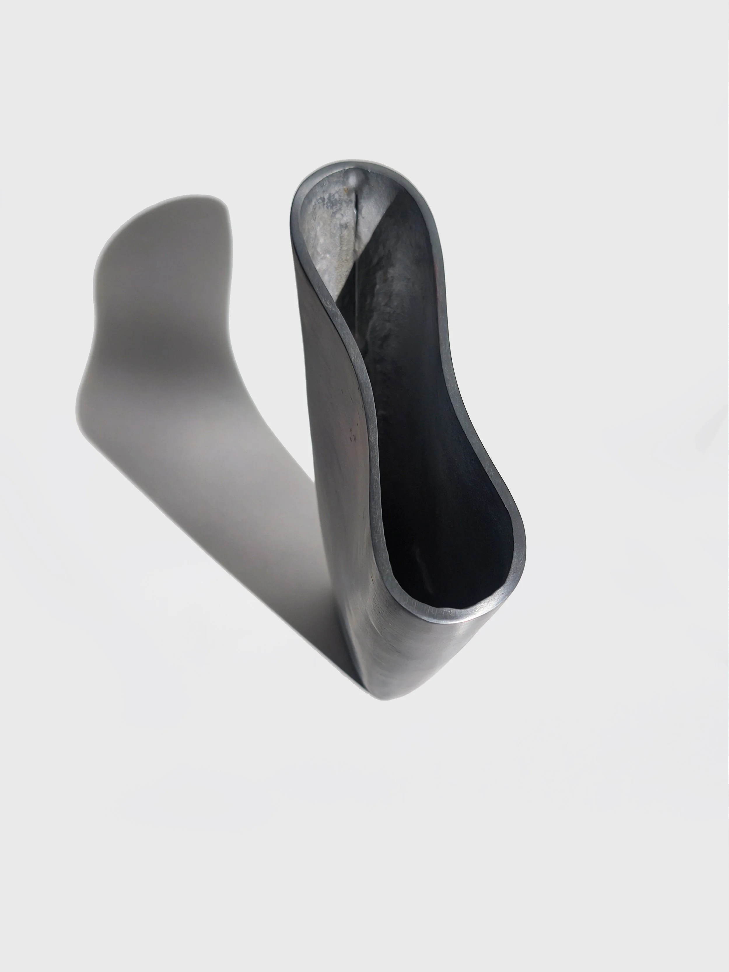 les-objoies-organic-wavy-vase.jpg