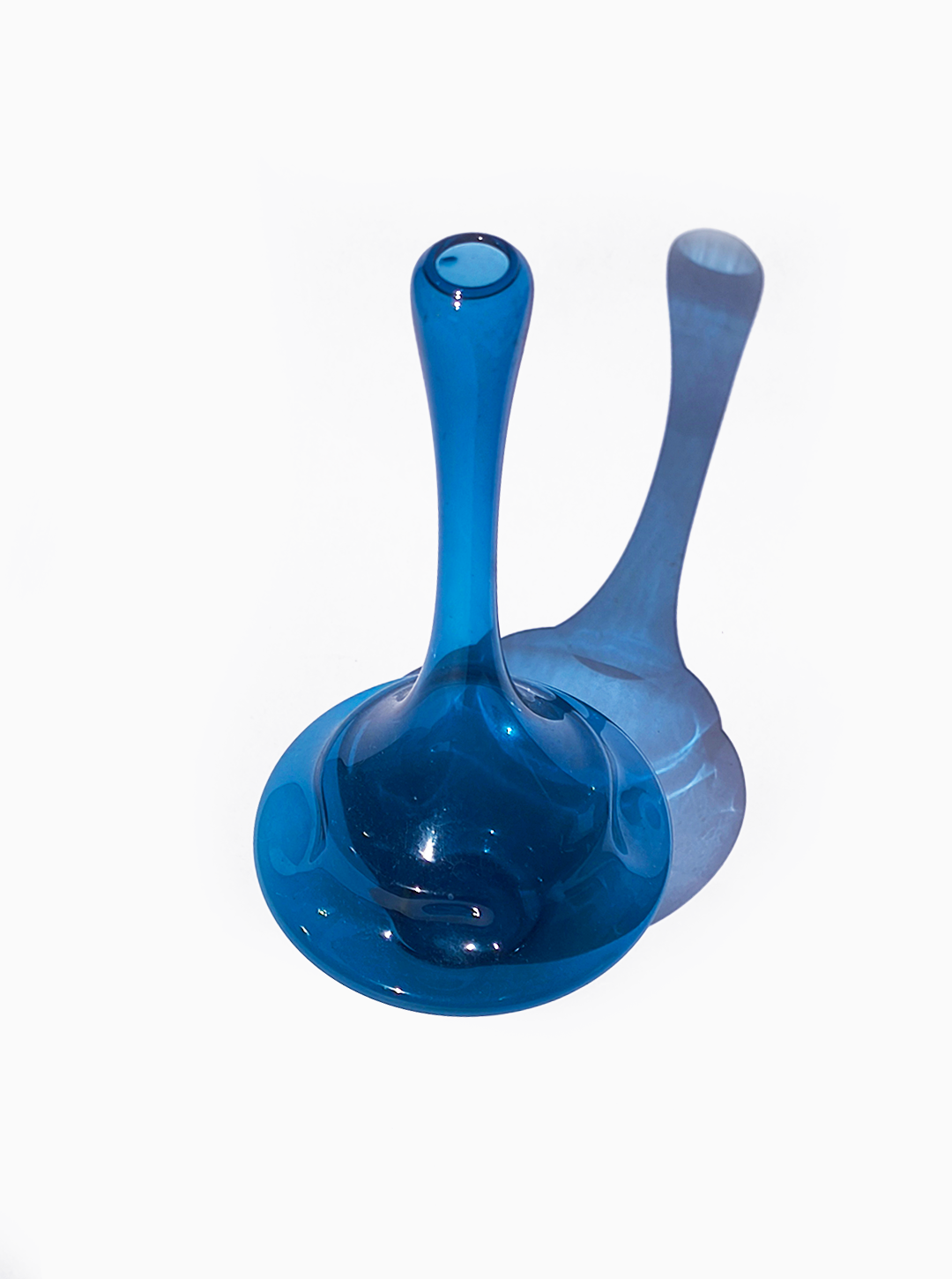 les-objoies-blue-soliflor-glass-2.png