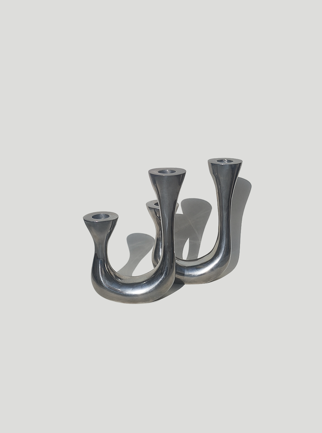 les-objoies-modern-candle-holder-3.png