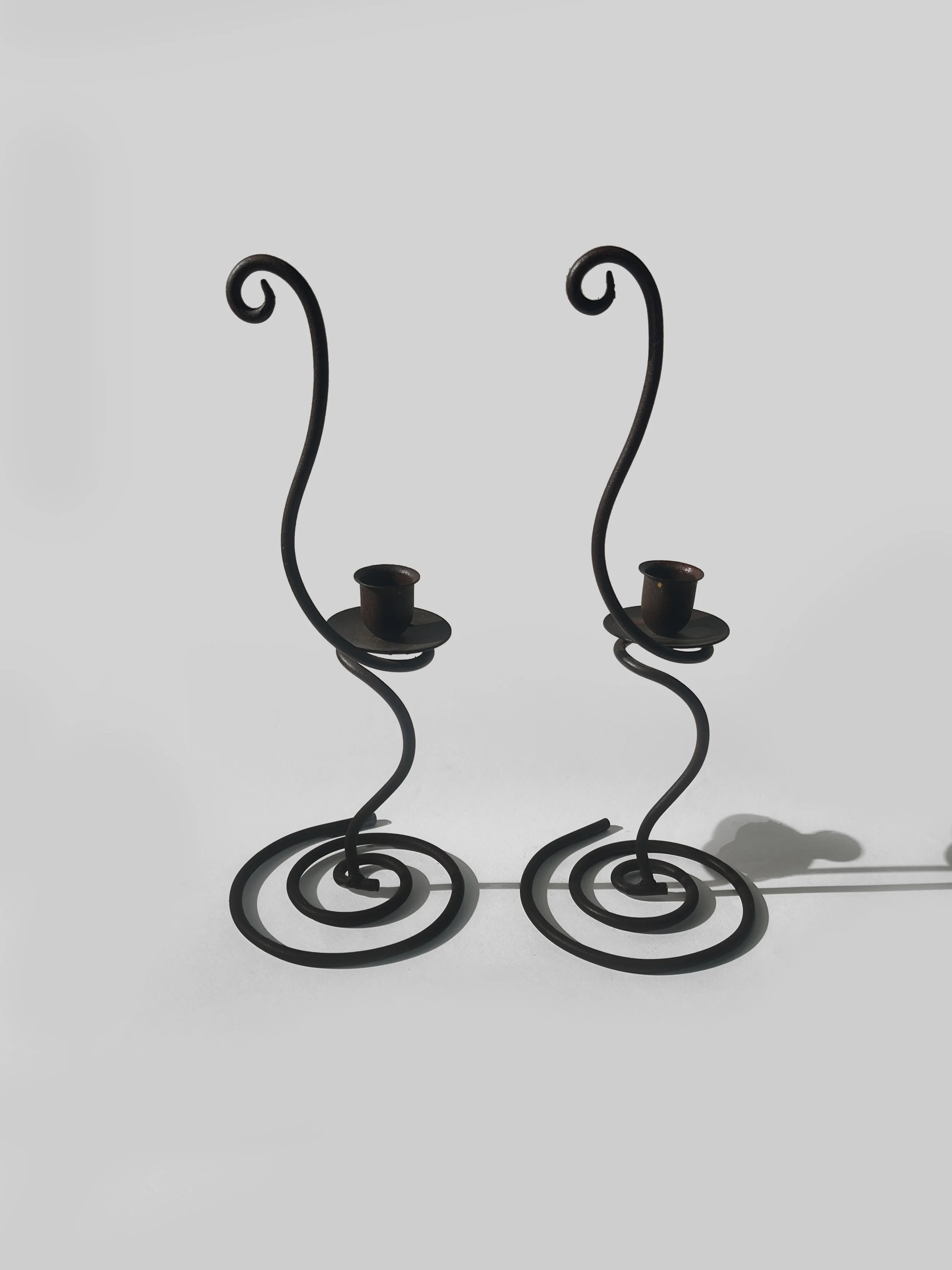 les-objoies-duo-spirale-iron-candle-holder-1.jpg