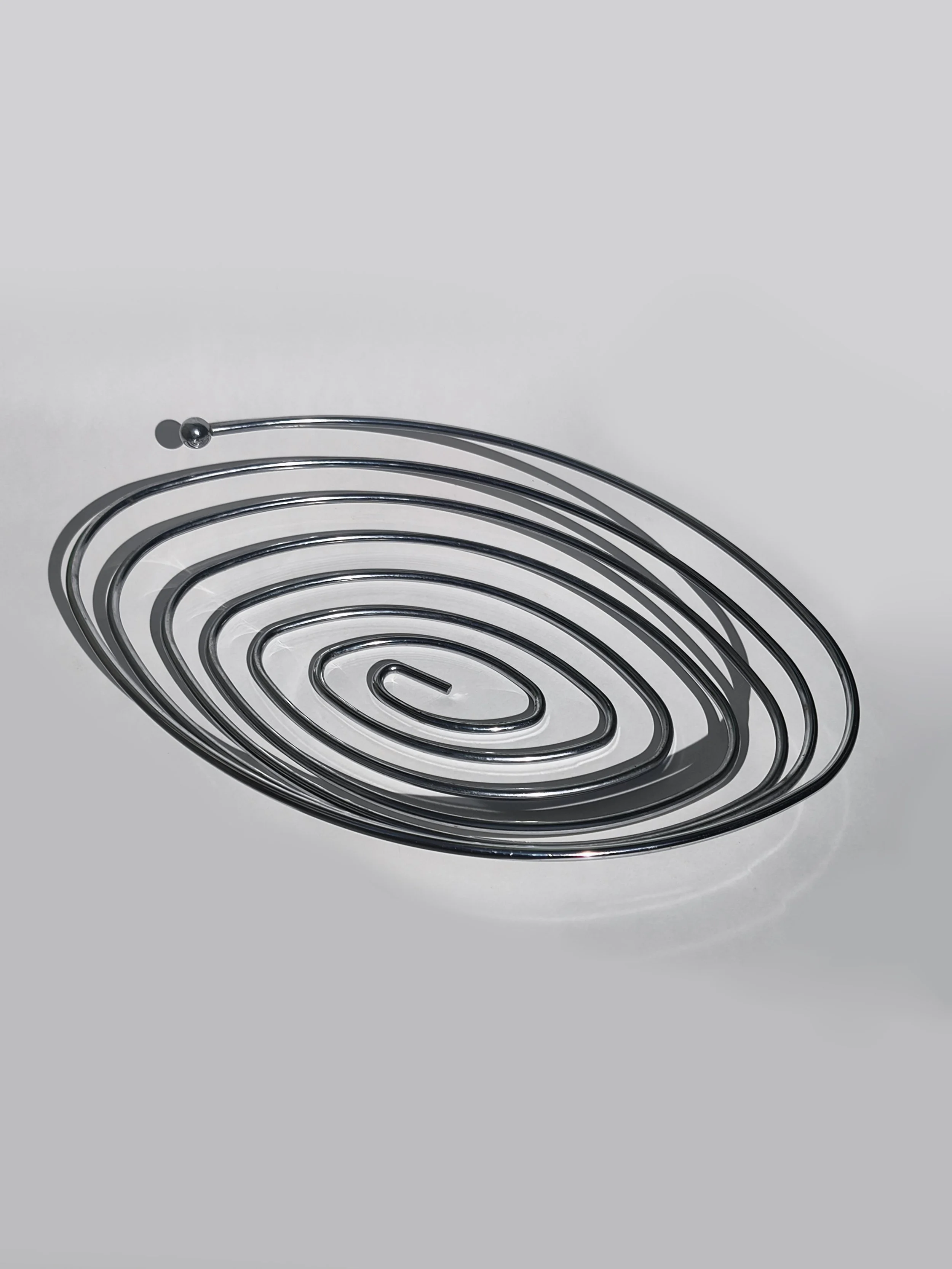 les-objoies-fruit-spiral-basket-steel-4.jpg