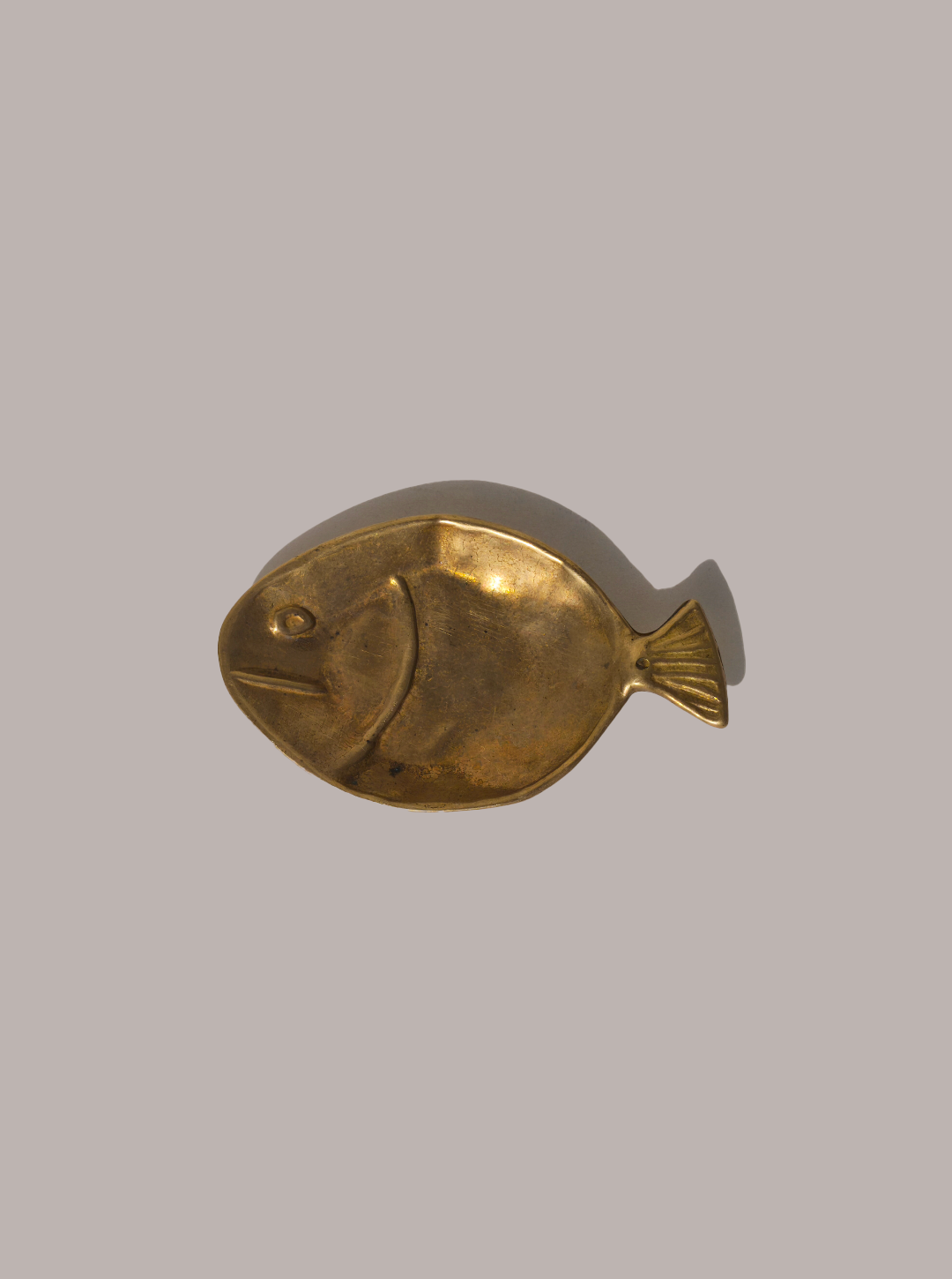 les-objoies-fish-brass-ashtray.png