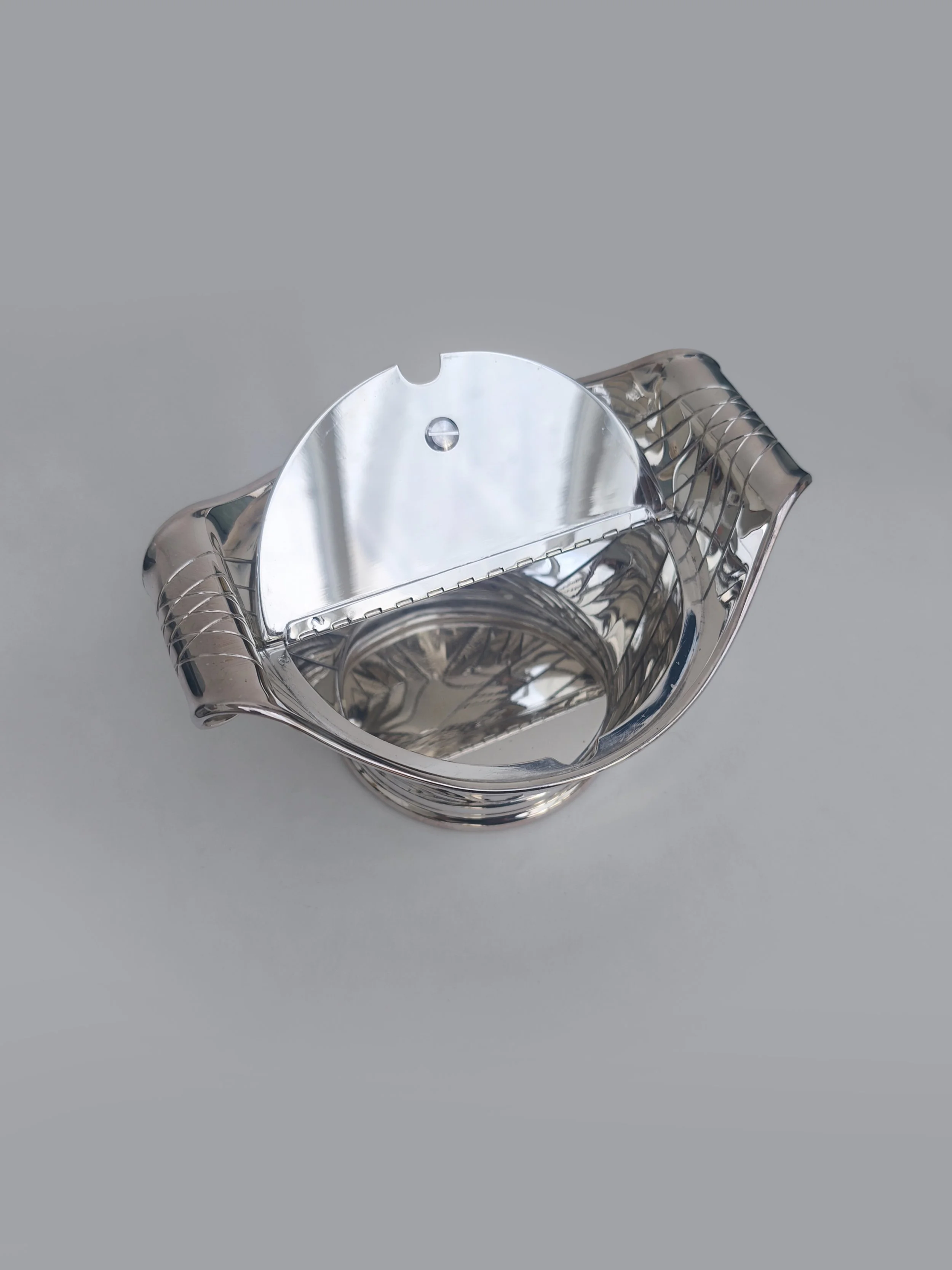 les-objoies-sugar-silver-pot-2.jpg
