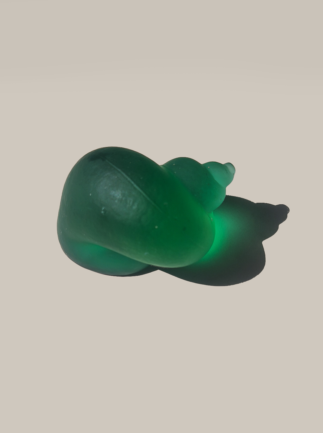 les-objoies-shell-green-glass-sculpture-3.png
