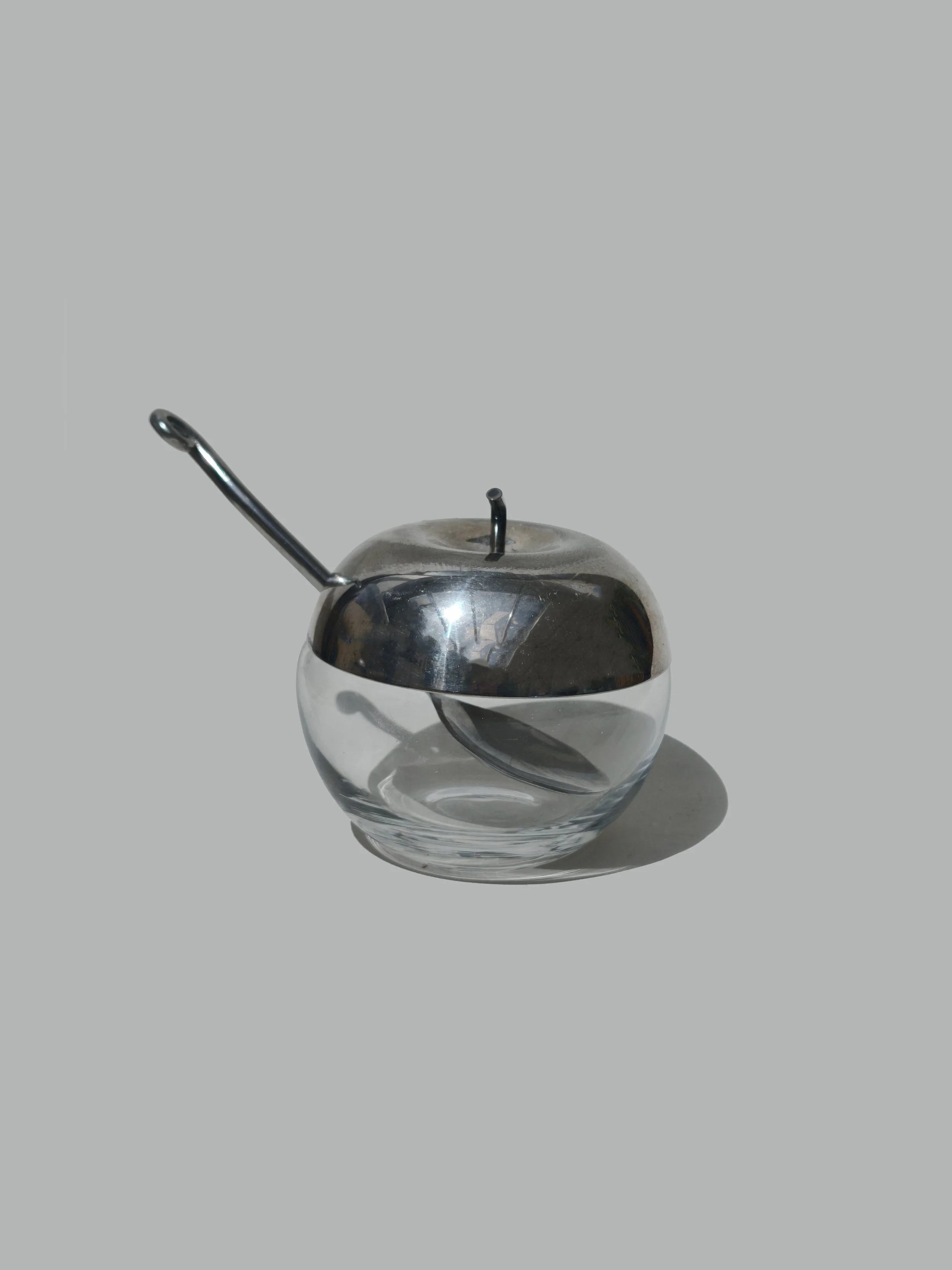 les-objoies-apple-sugar-glass-bowl-2.jpg