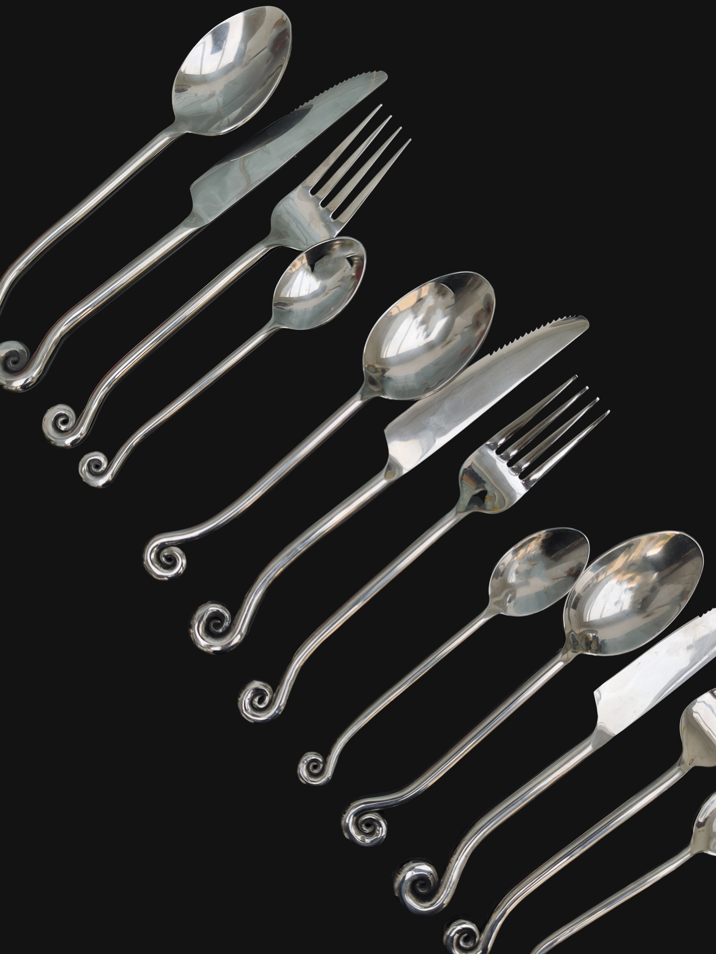 les-objoies-spiral-cutlery-set-3.jpg