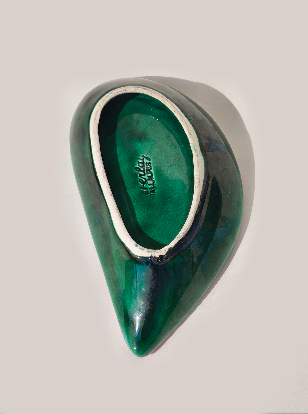 les-objoies-pink-mussel-vallauris.png