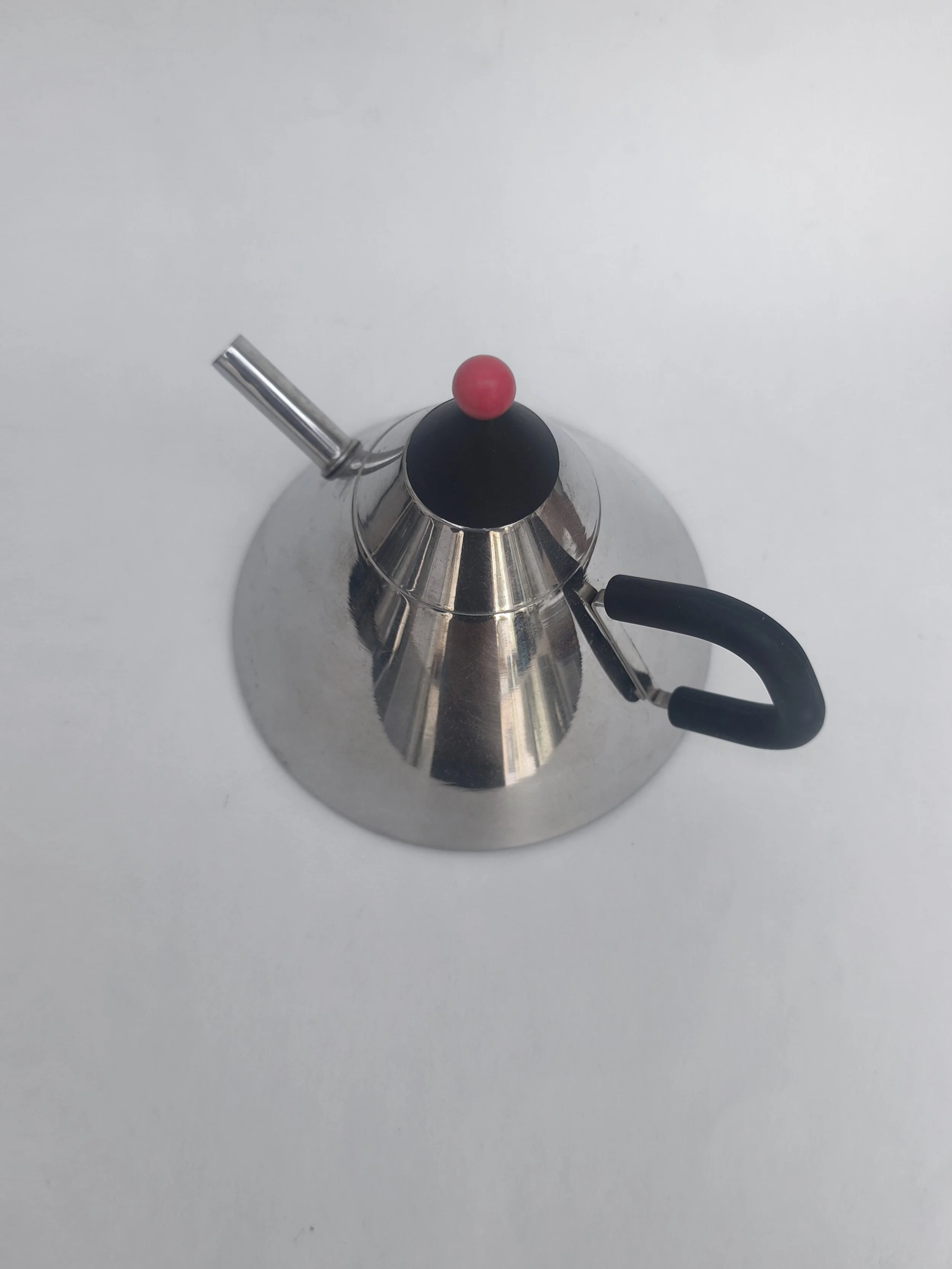 les-objoies-memphis-tea-pot-steel-3.jpg