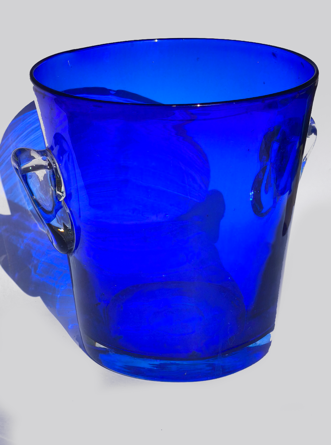 les-objoies-champagne-bucket-glass-blue-4.png