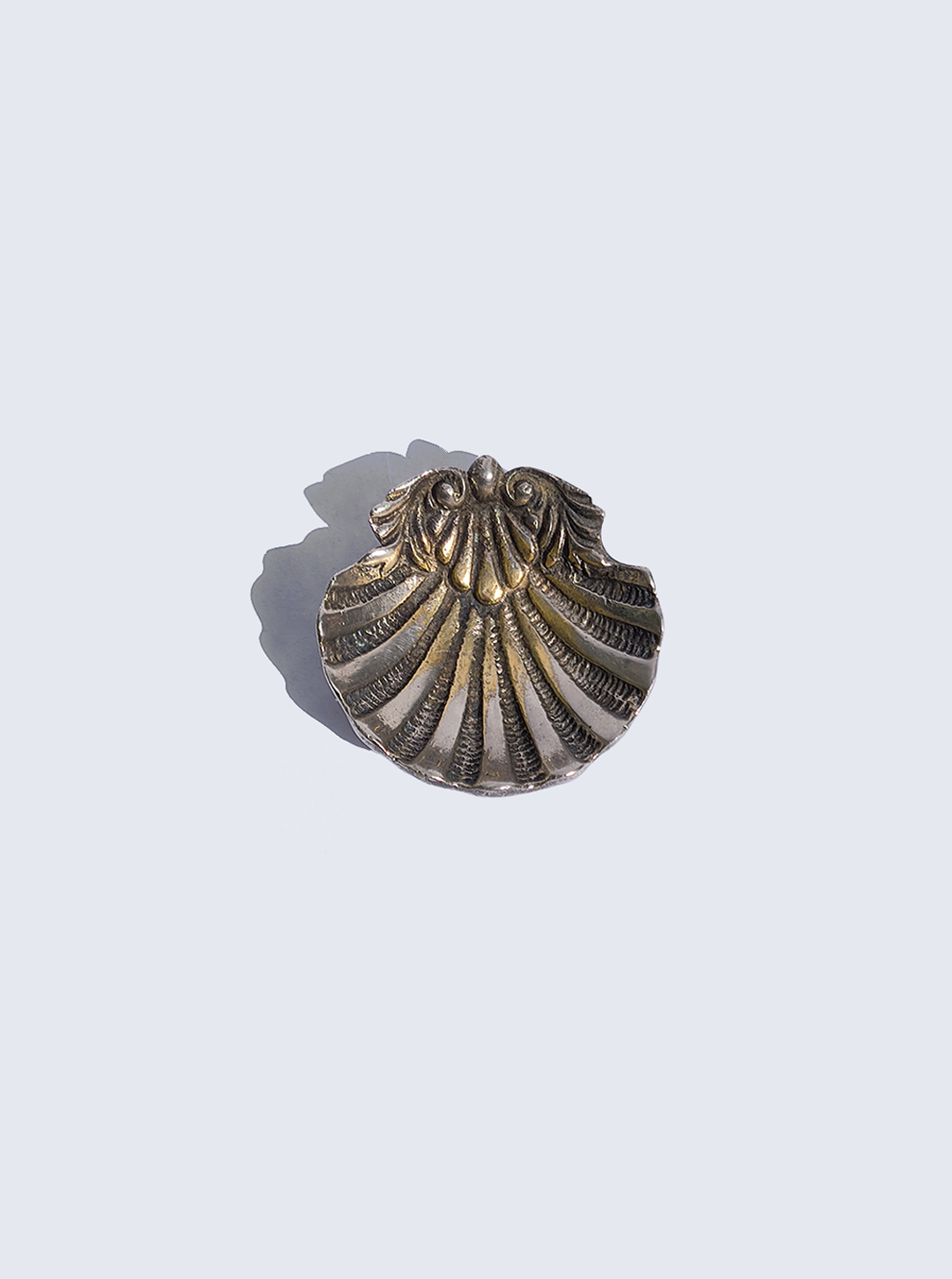 les-objoies-small-brass-vide-poche.png