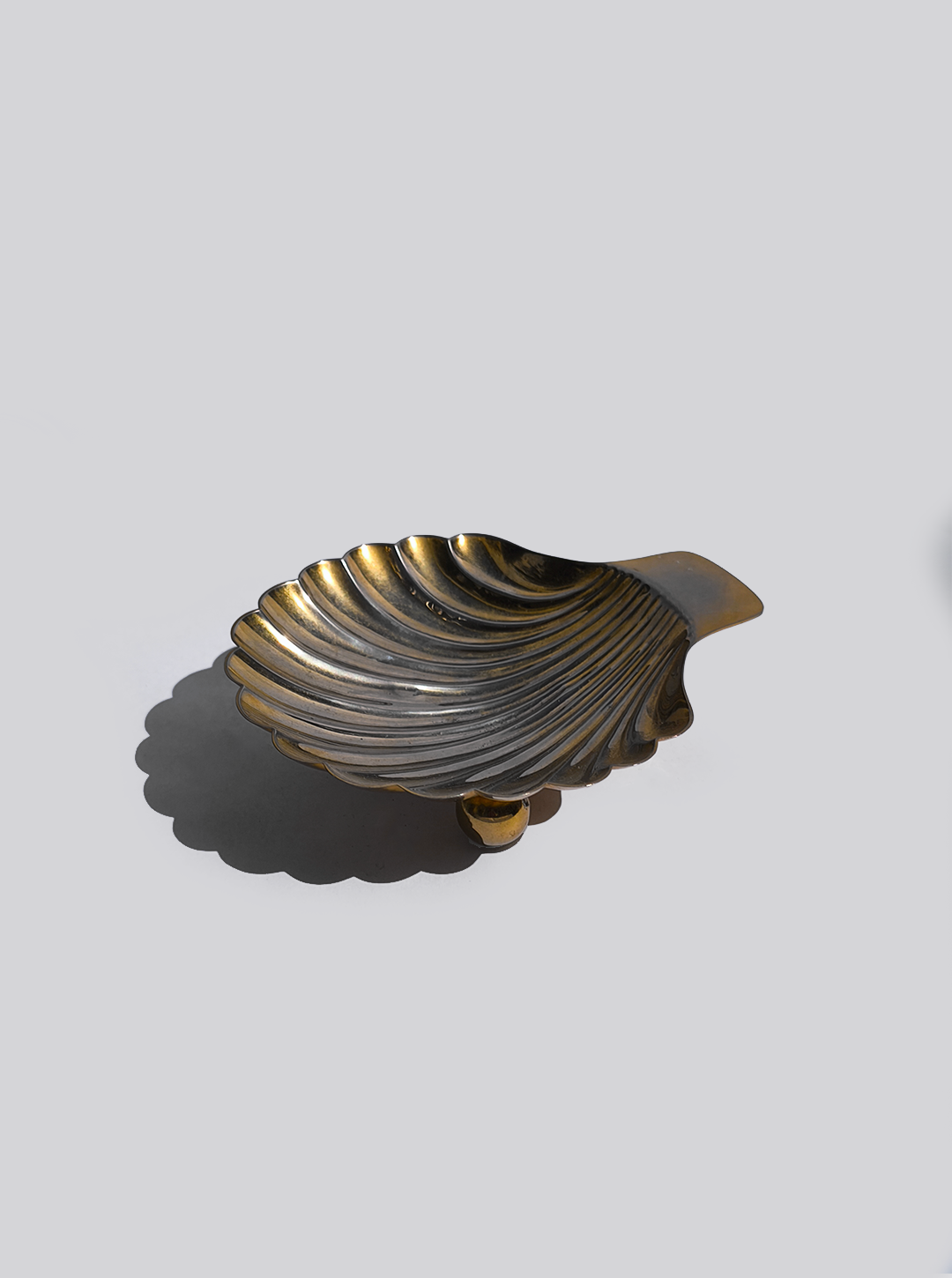 les-objoies-gold-shell-vide-poche-4.png