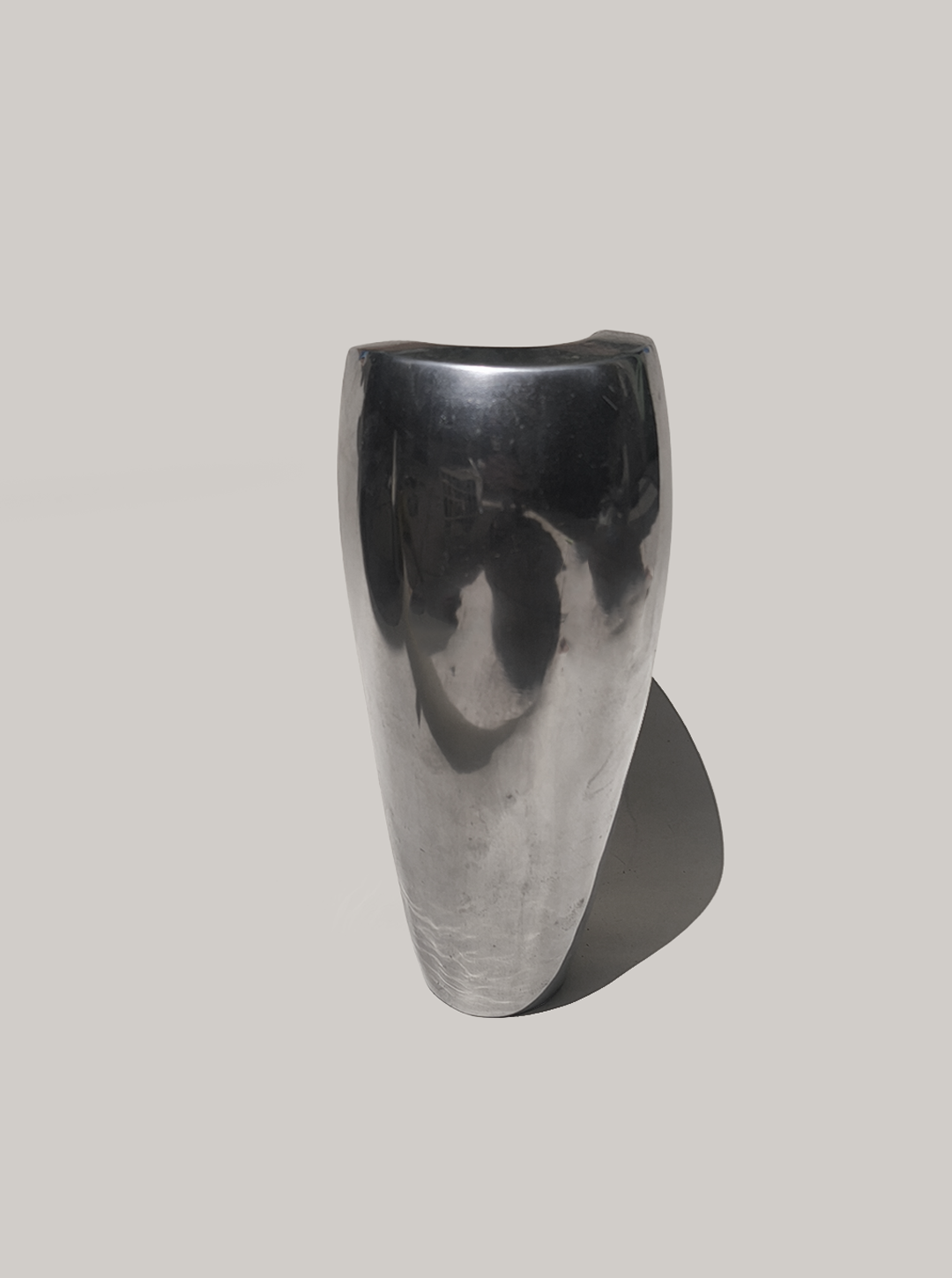 les-objoies-modern-vase-4.png