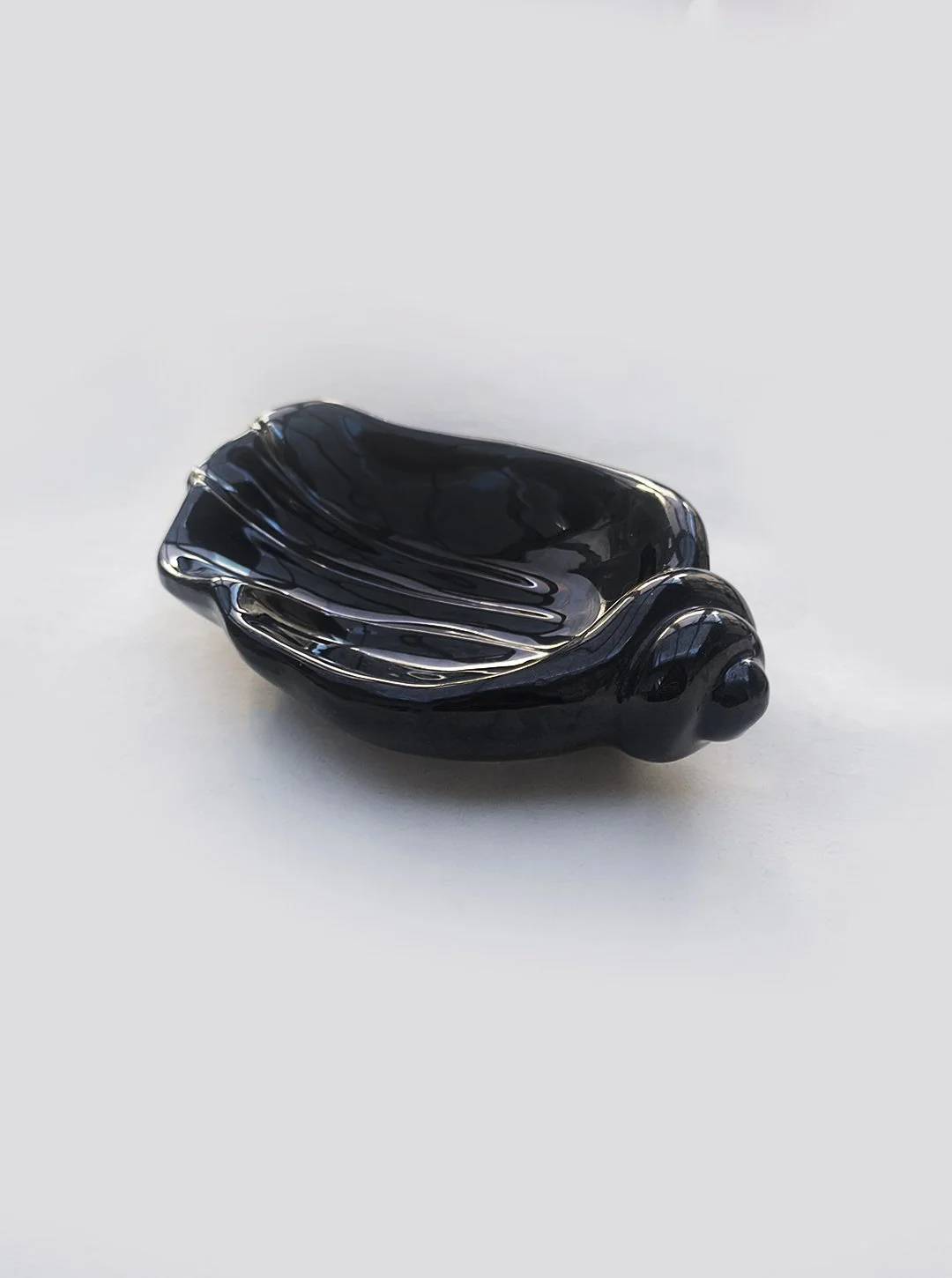 les-objoies-shell-ceramic-vide-poche-7.jpg