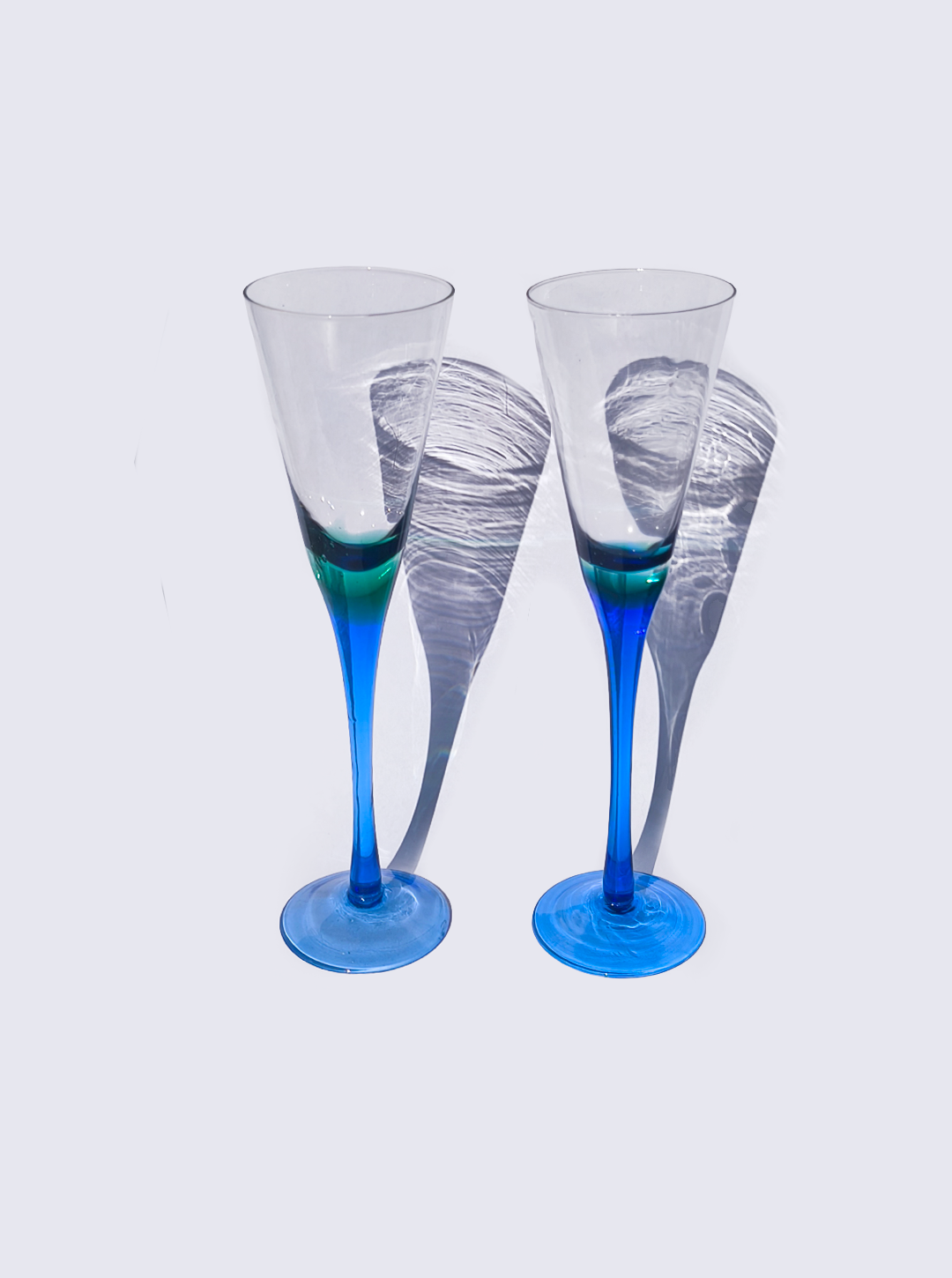 les-objoies-champagne-glasses-blue.png