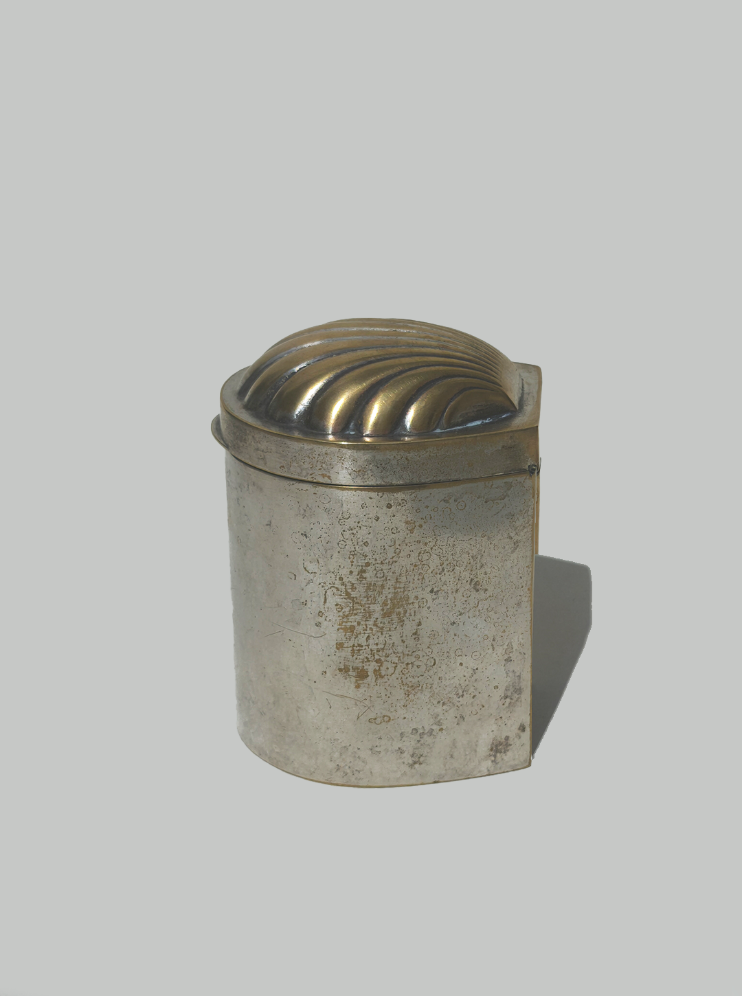 les-objoies-shell-box-brass-silver-2.png