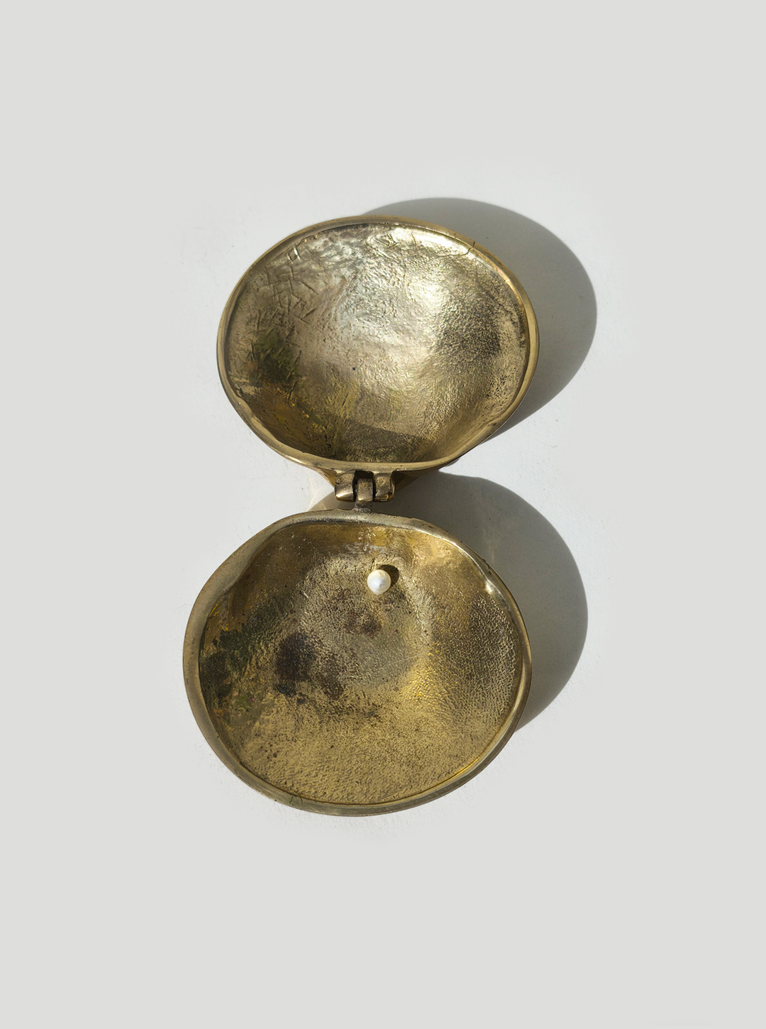 les-objoies-brass-shell-box-3.png