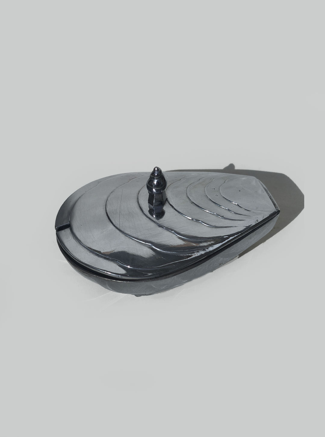 les-objoies-oyster-butter-dish-4.png