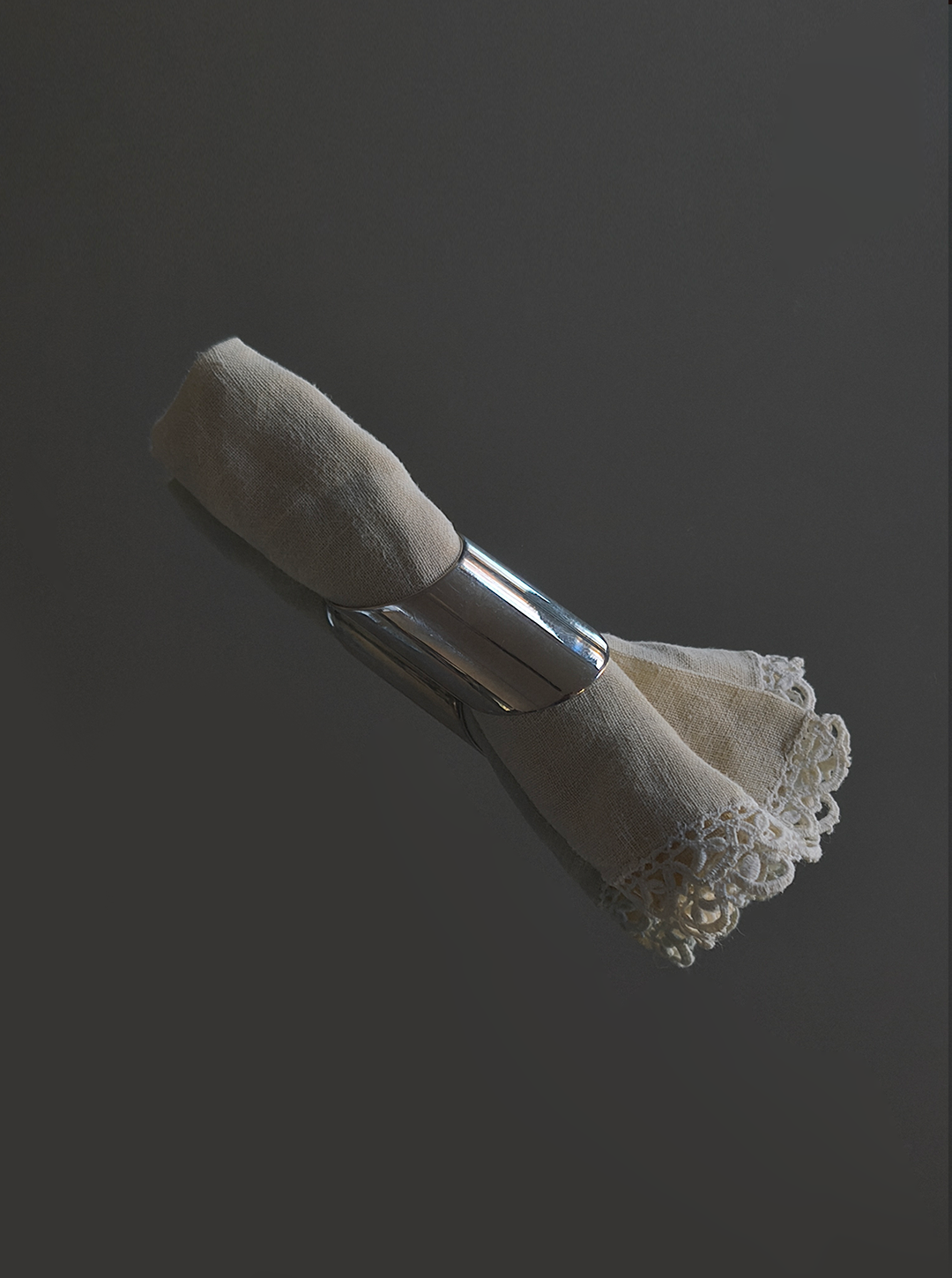 les-objoies-napkin-rings-silver-3.png
