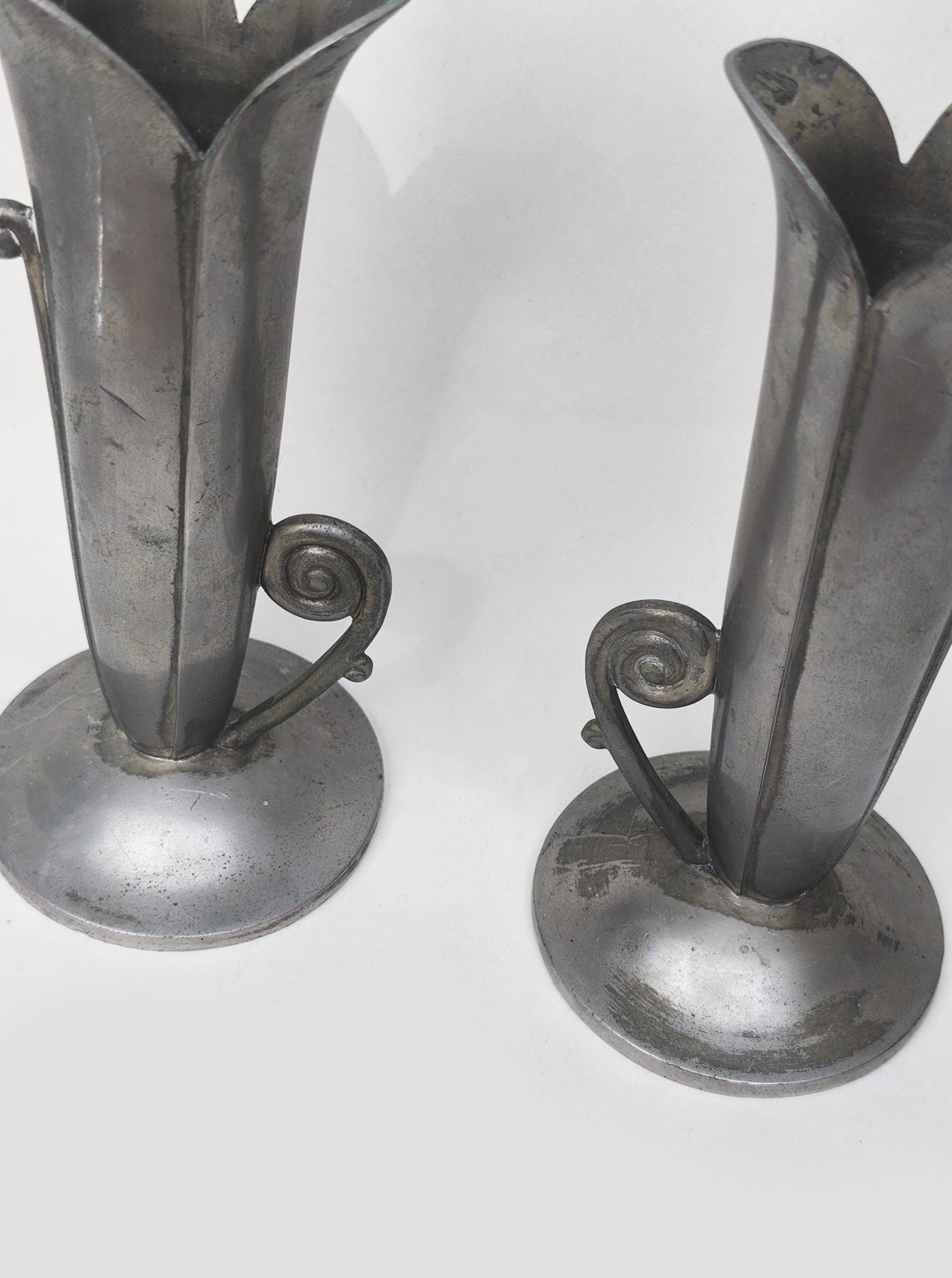 les-objoies-pair-spiral-vases-6.png