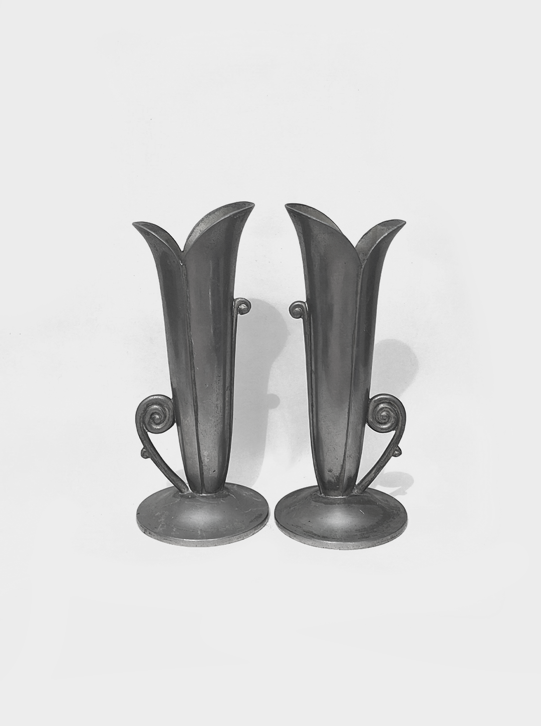 les-objoies-pair-spiral-vases-2.png