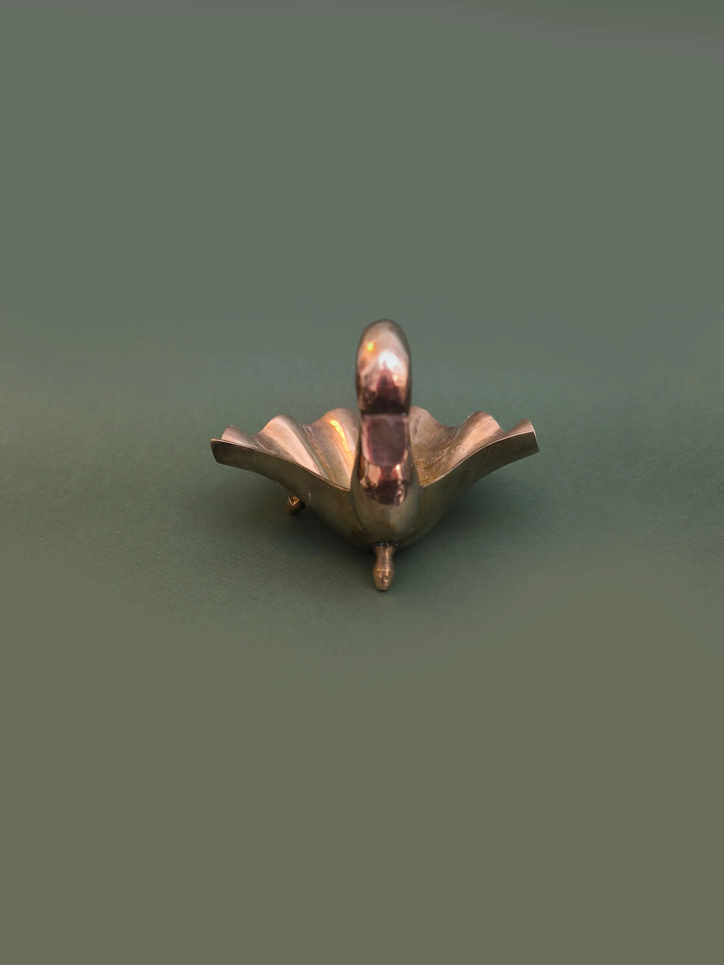 les-objoies-swan-brass-shell-3.jpg