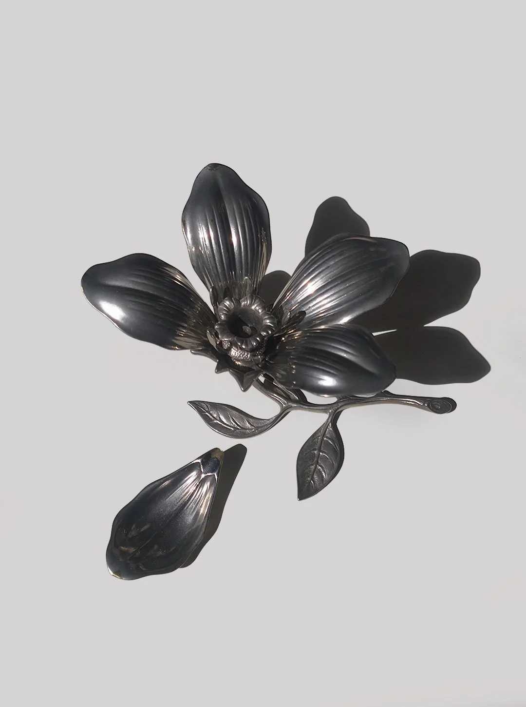 les-objoies-flower-candle-holder-petals.jpg