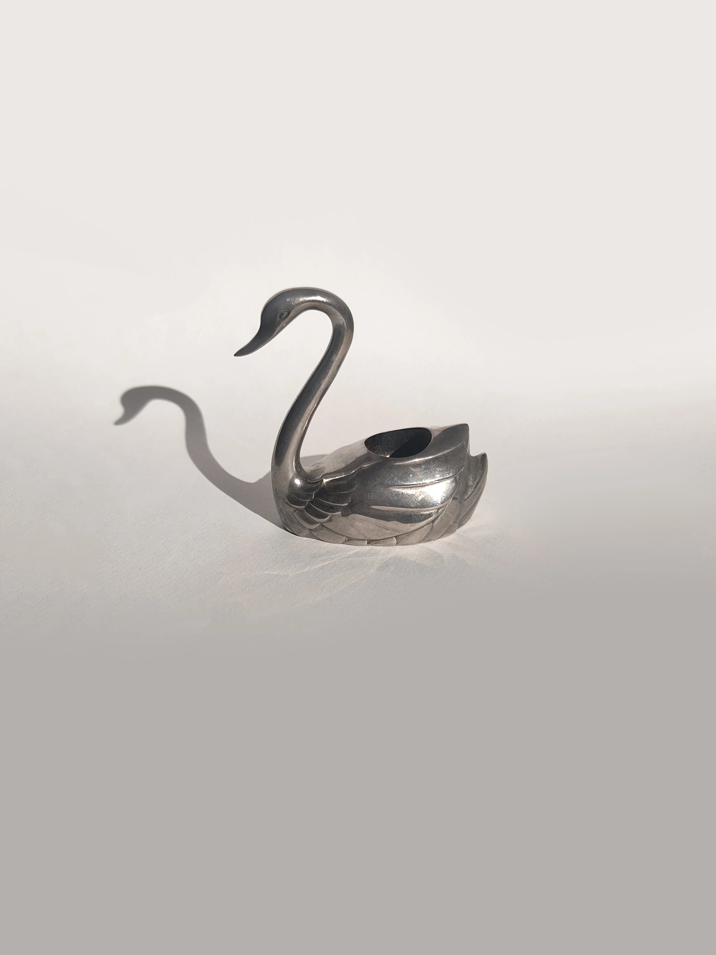 les-objoies-swan-candle-holder-2.jpg