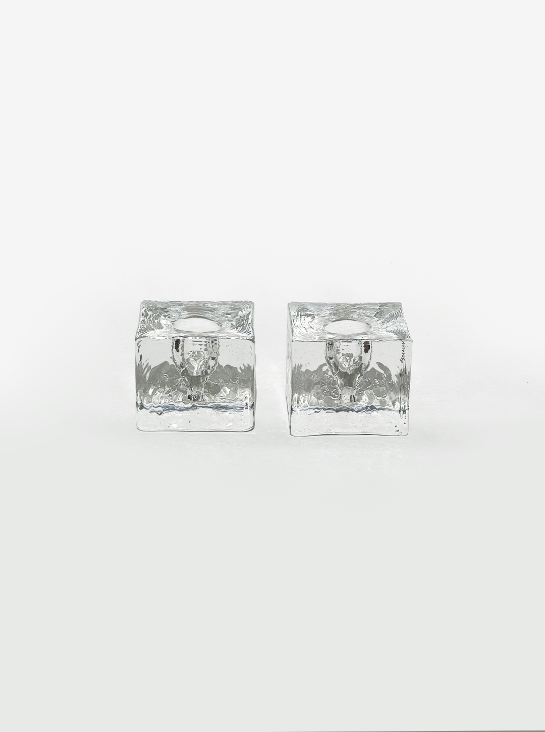 les-objoies-ice-cube-candle-glass-holder-3.png
