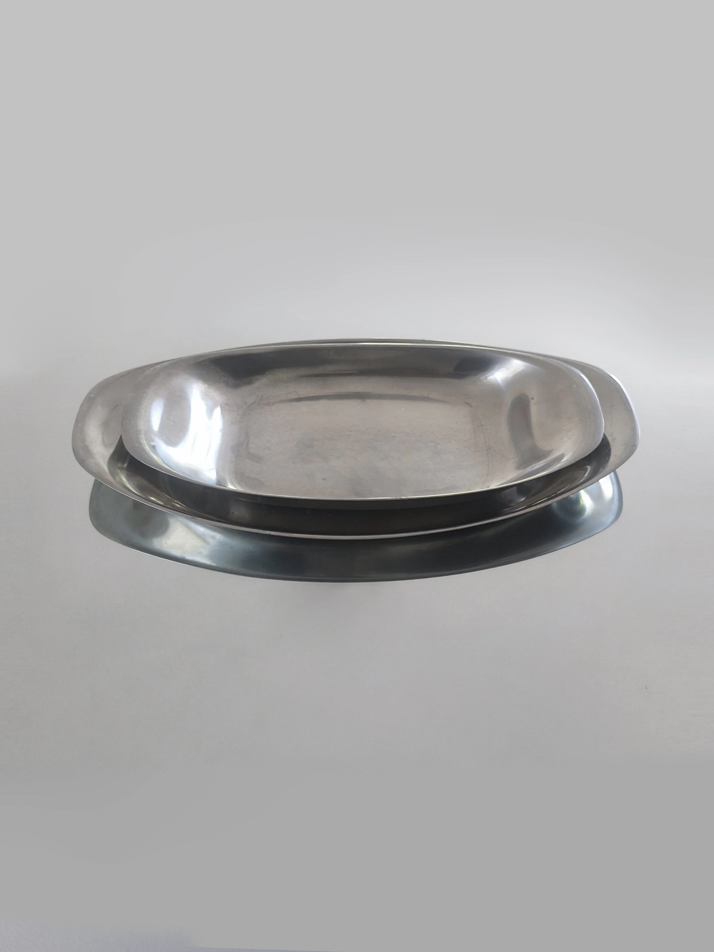 les-objoies-duo-steel-dishes-2.jpg