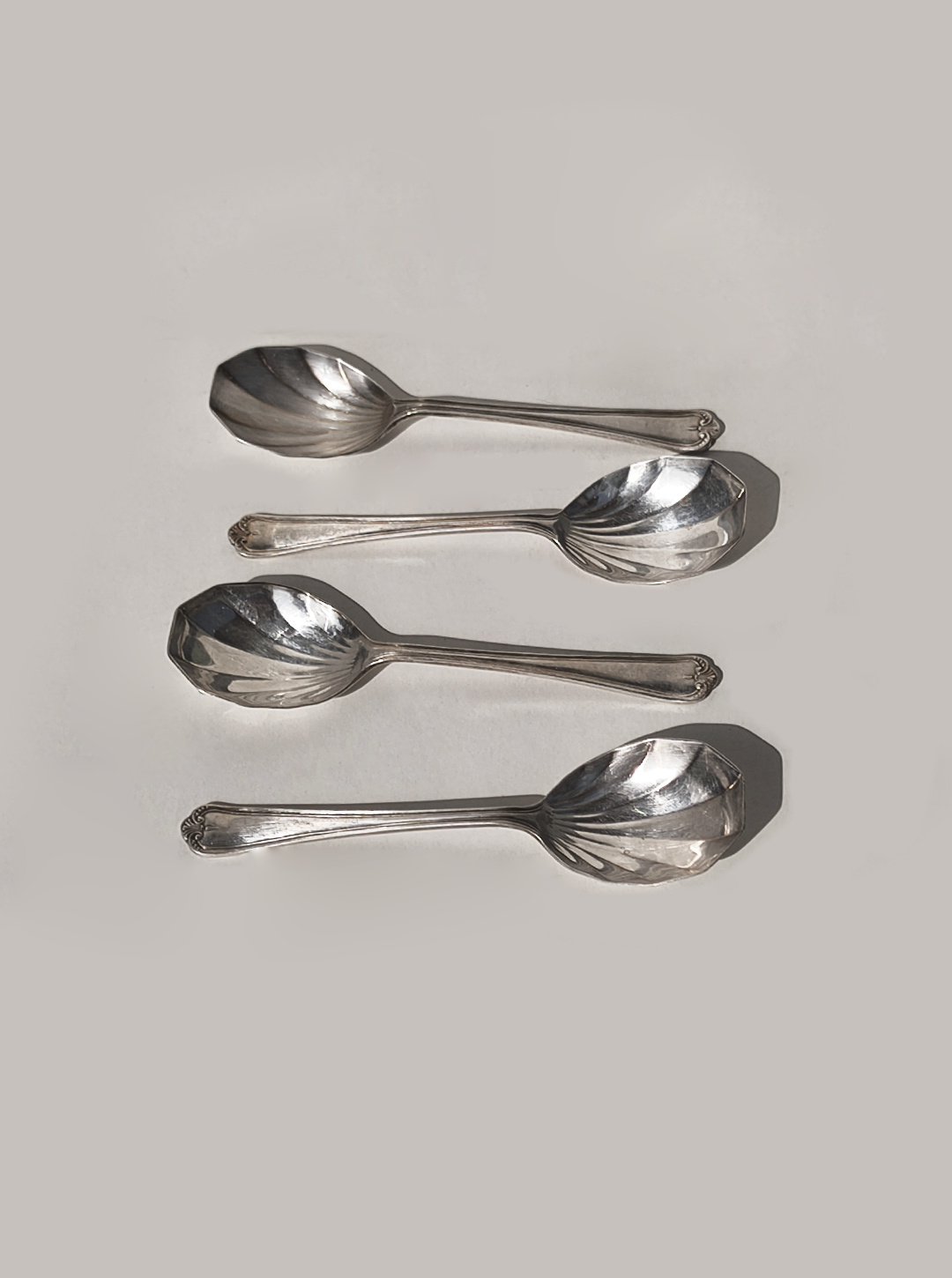 les-objoies-shell-spoon-set-5.png