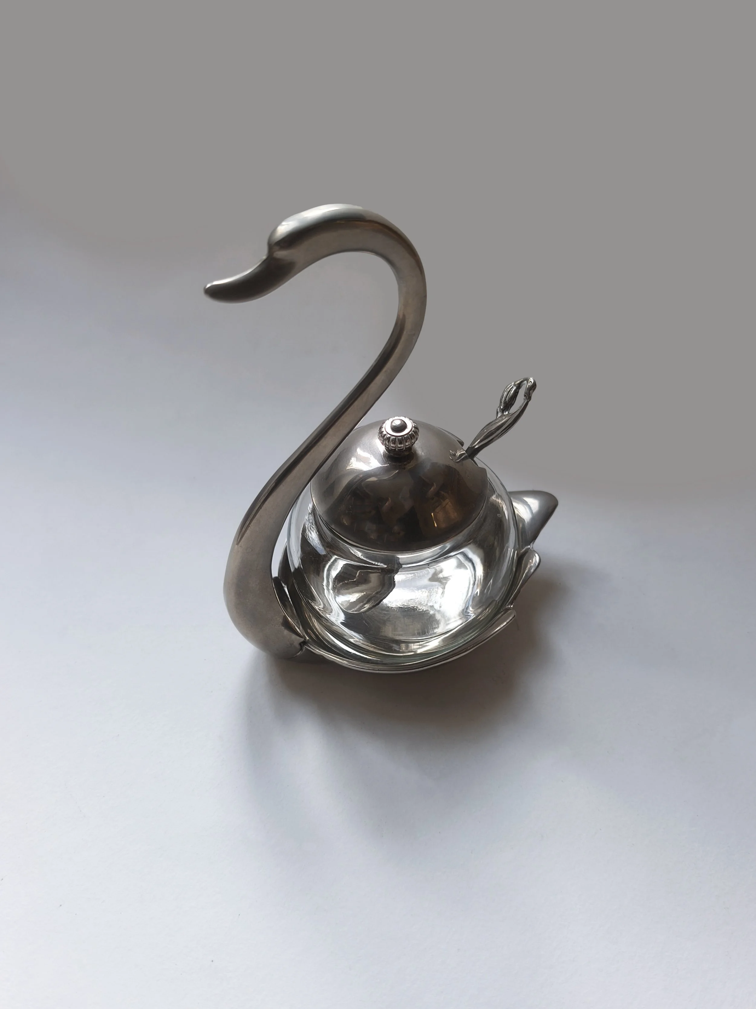 les-objoies-swan-sugar-pot.jpg