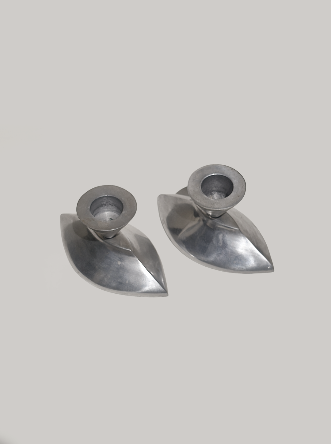 les-objoies-modern-duo-candle-holders.png