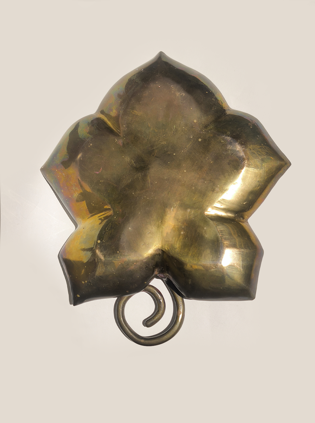 les-objoies-vide-pochlarge-leaf-brass-2.png