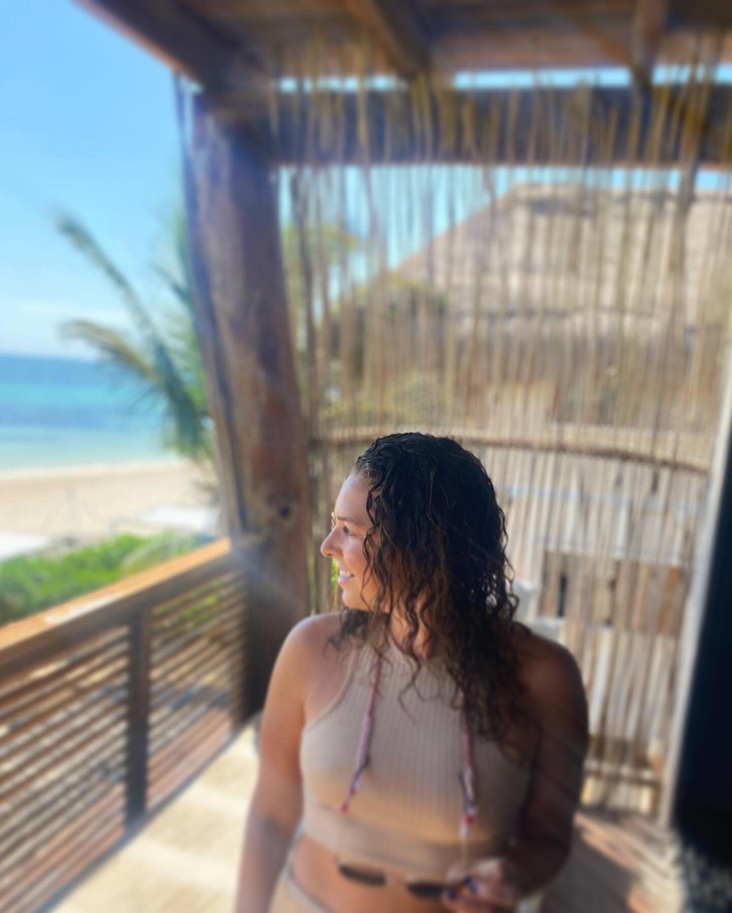 👁️ Tulum 👁️ The perfect place to wrap up the last of the 2022 retreats 🏝️ 💃🏻 🌞 🌊 Sand, Sea, Salsa and Sunshine. Yoga every morning with views of the ocean and the sound of the waves crashing on the shore. Nourishing foods, laughter, movement a