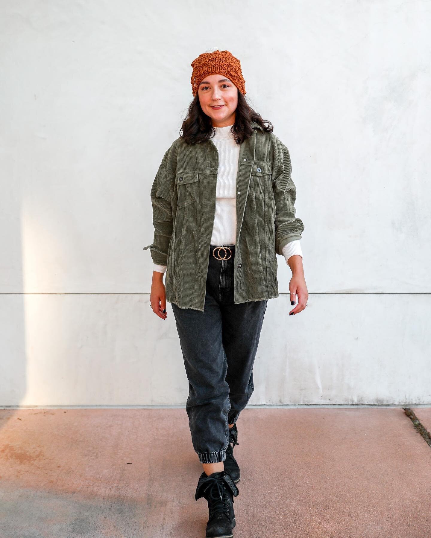 Walking into Fall like... 🍂🎃🍁 Pumpkin Spice Beanie ✔️ Corduroy Jacket ✔️ Booties ✔️⁣
⁣
What are some of your favorite fall staples?! I loveee the layers!