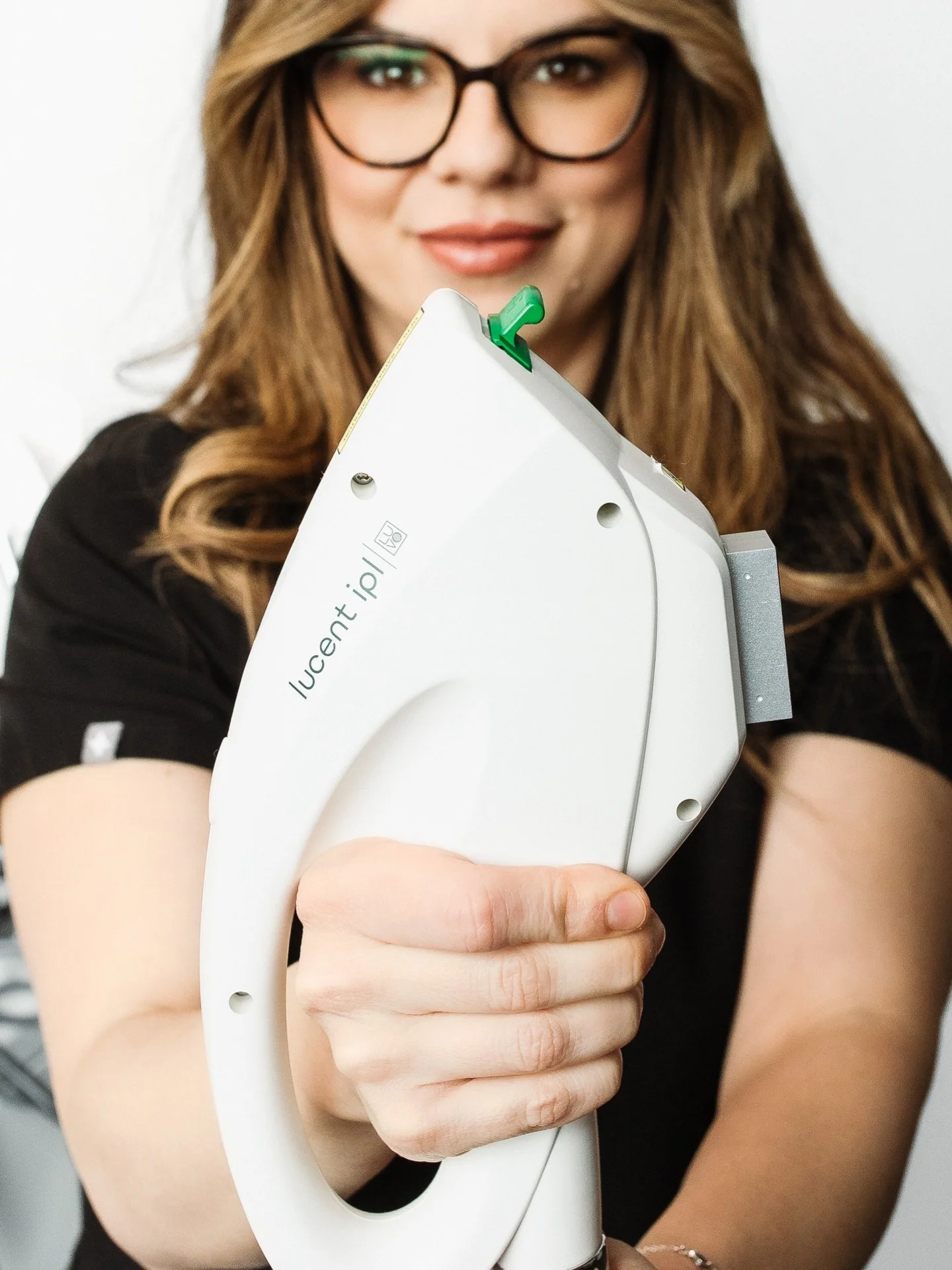 Say goodbye to sun damage and redness with the magic wand of skincare&mdash;IPL✨

🔍 Why IPL?
- Banish Sun Damage: Targets those pesky dark spots for a more even skin tone.
- Reduce Redness:Calms and soothes for a fresh, radiant glow.

Ready for your