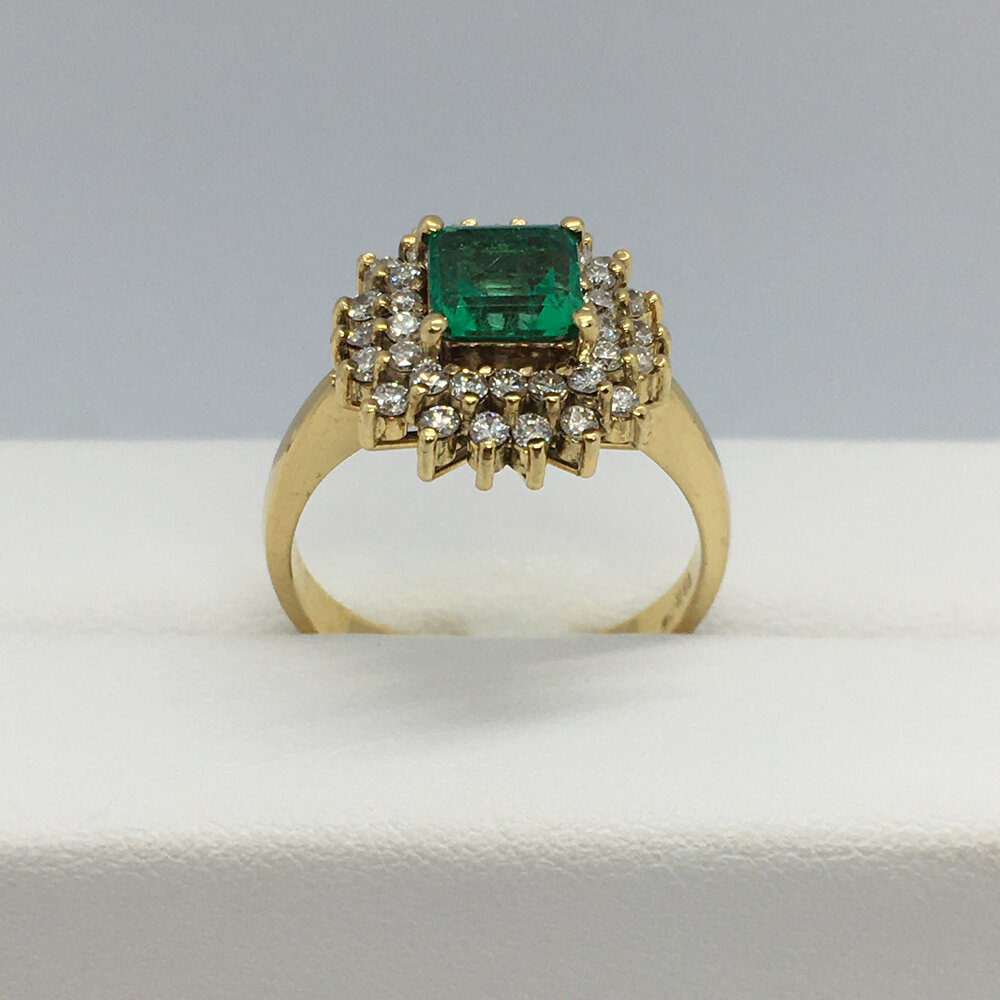 Clam Rimpelingen Haat 18K Yellow Gold Emerald & Diamond Estate Dinner Ring — Bradley's Jewelers