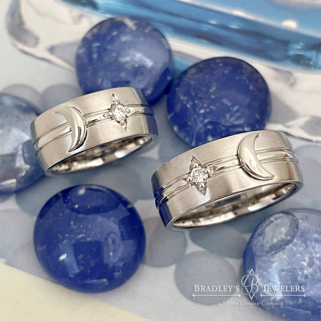 The Stars 🌟 and Moon 🌙 align for Jay and Ginny! So to capture that special twinkle between them, they asked us to design his and hers wedding bands. We were all so thrilled with the result! Hope these custom bands help to inspire creativity and lov
